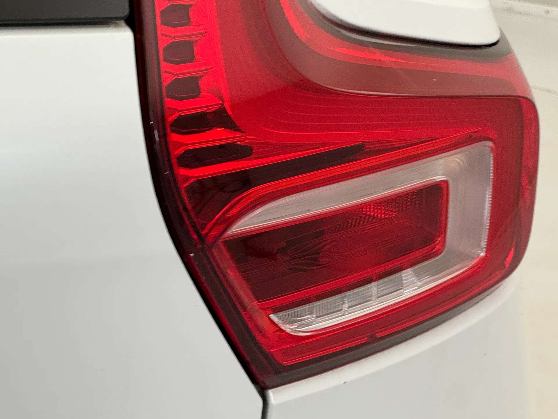 2020 VOLVO XC40 2020 VOLVO XC40