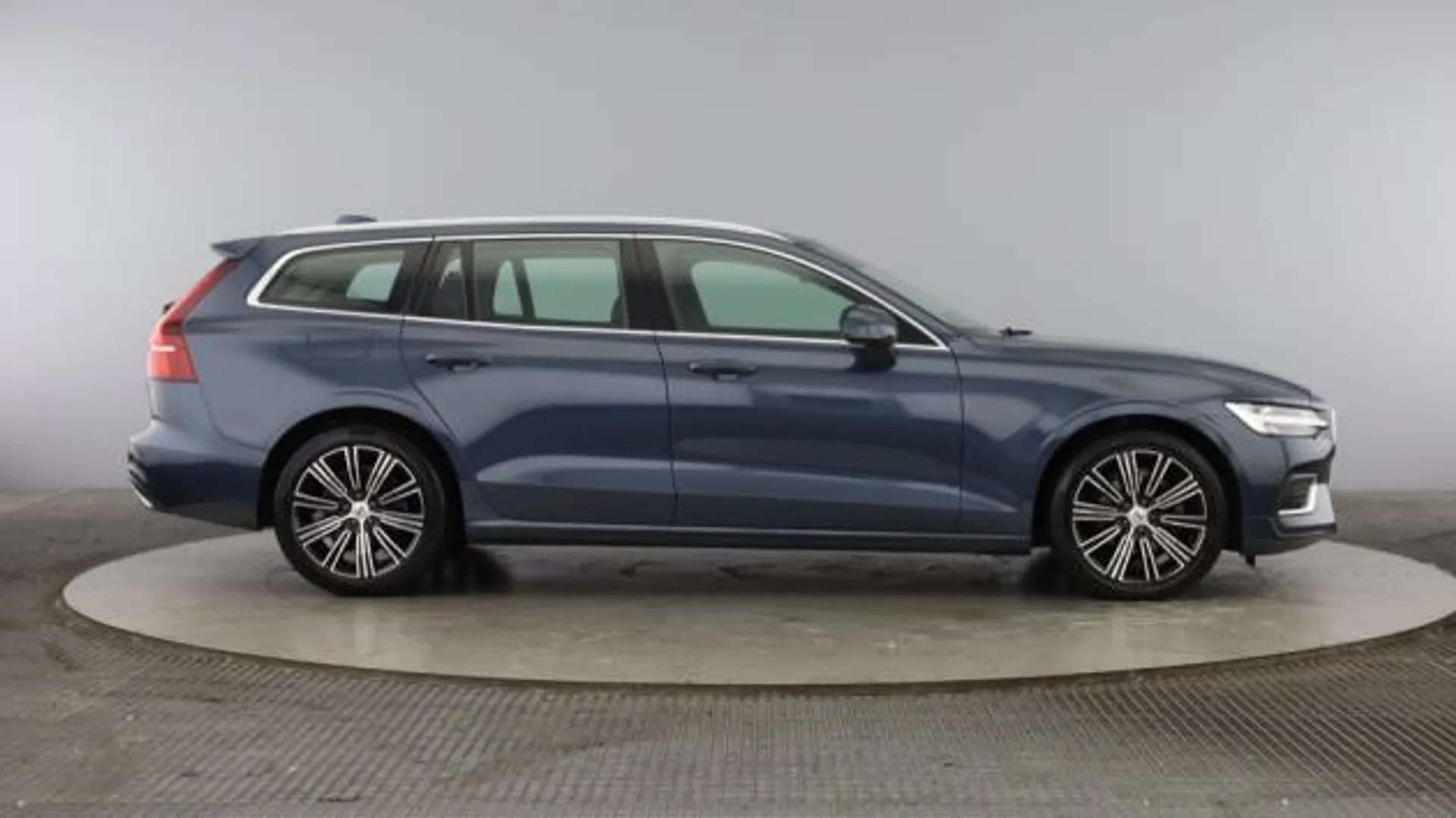 2022 VOLVO V60 2022 VOLVO V60