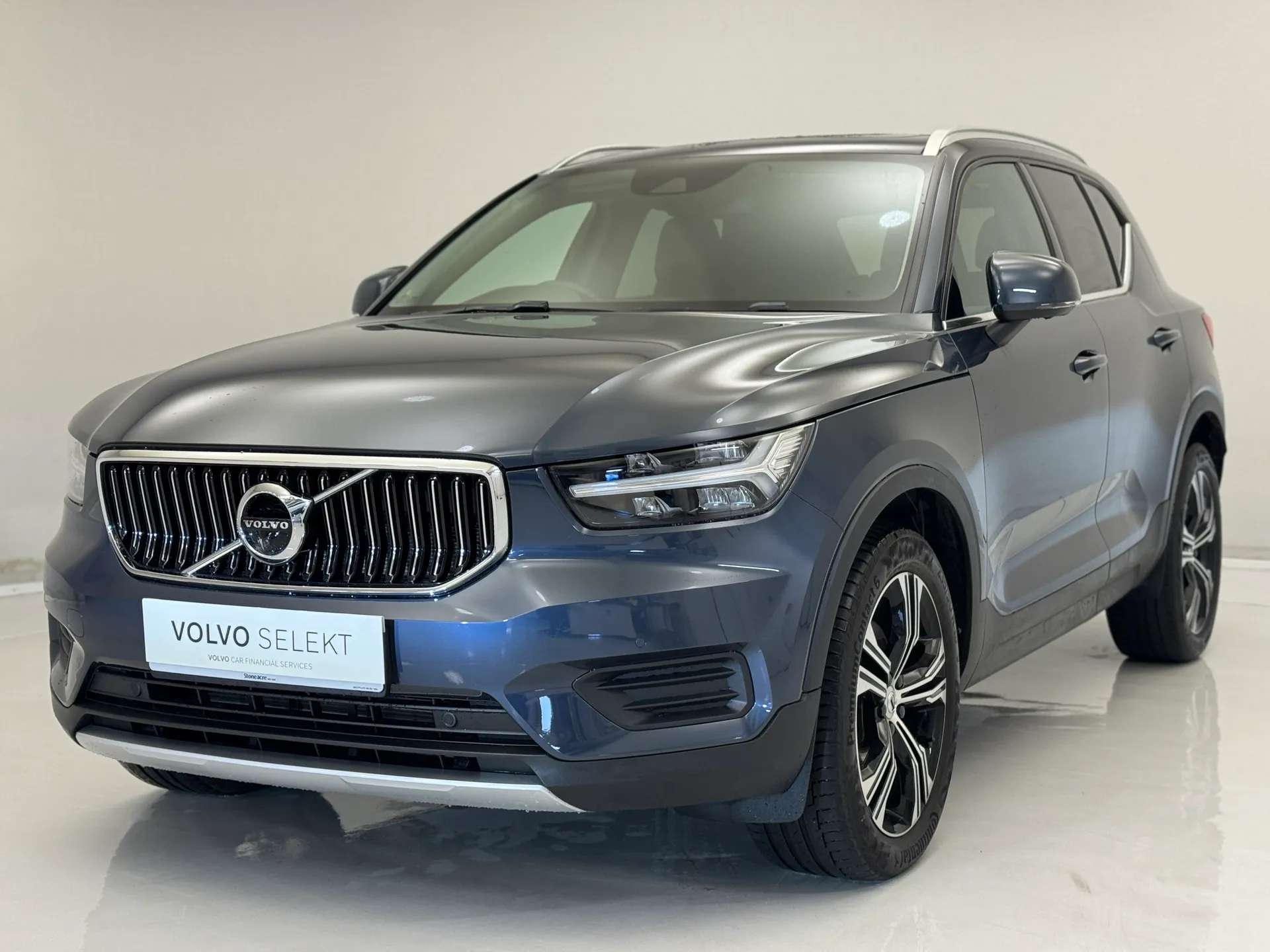 2021 VOLVO XC40 2021 VOLVO XC40
