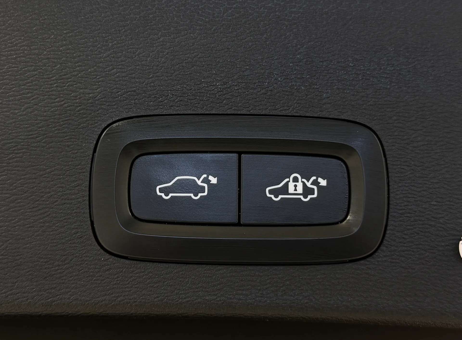2021 VOLVO XC40 2021 VOLVO XC40
