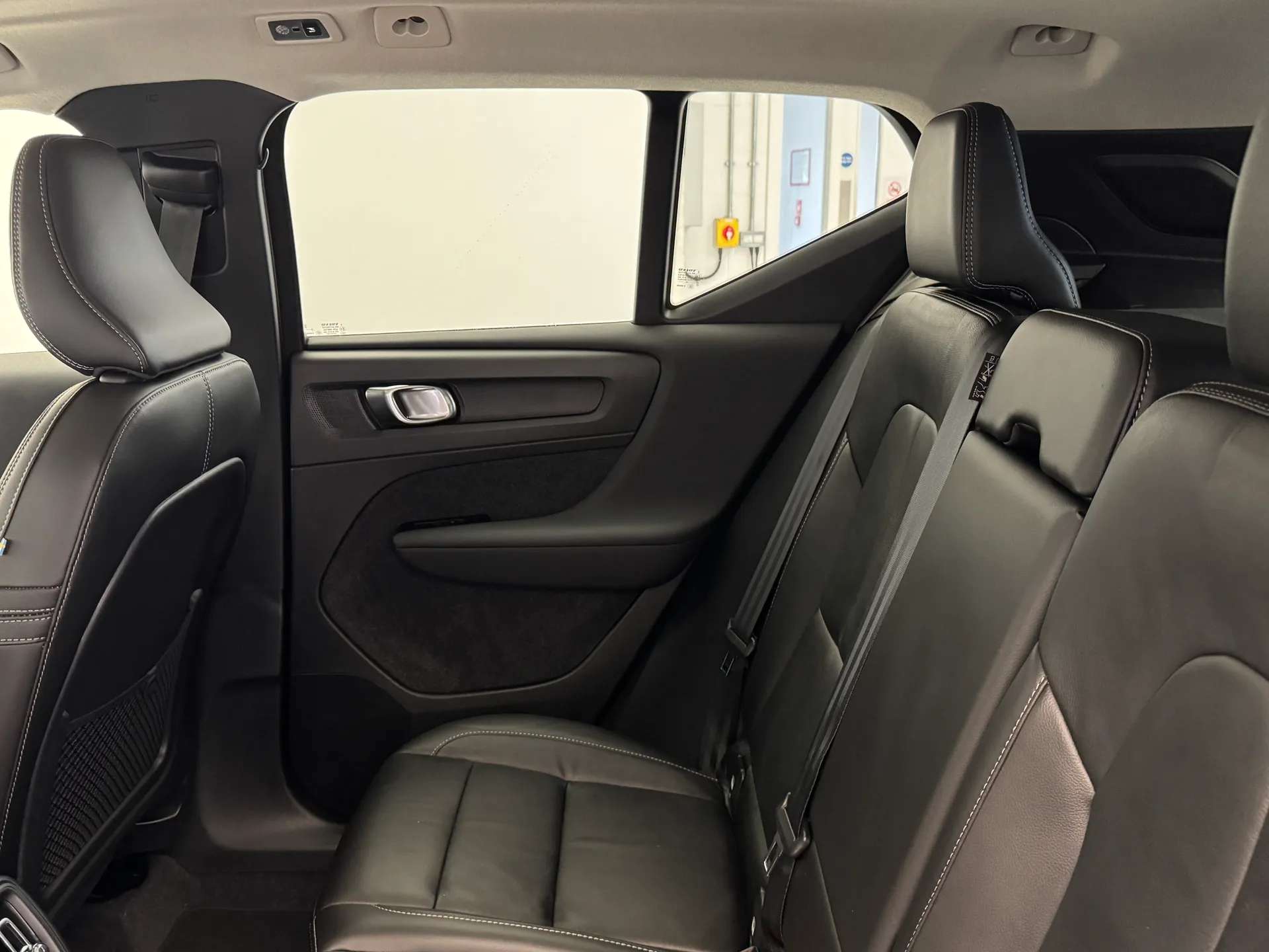 2021 VOLVO XC40 2021 VOLVO XC40