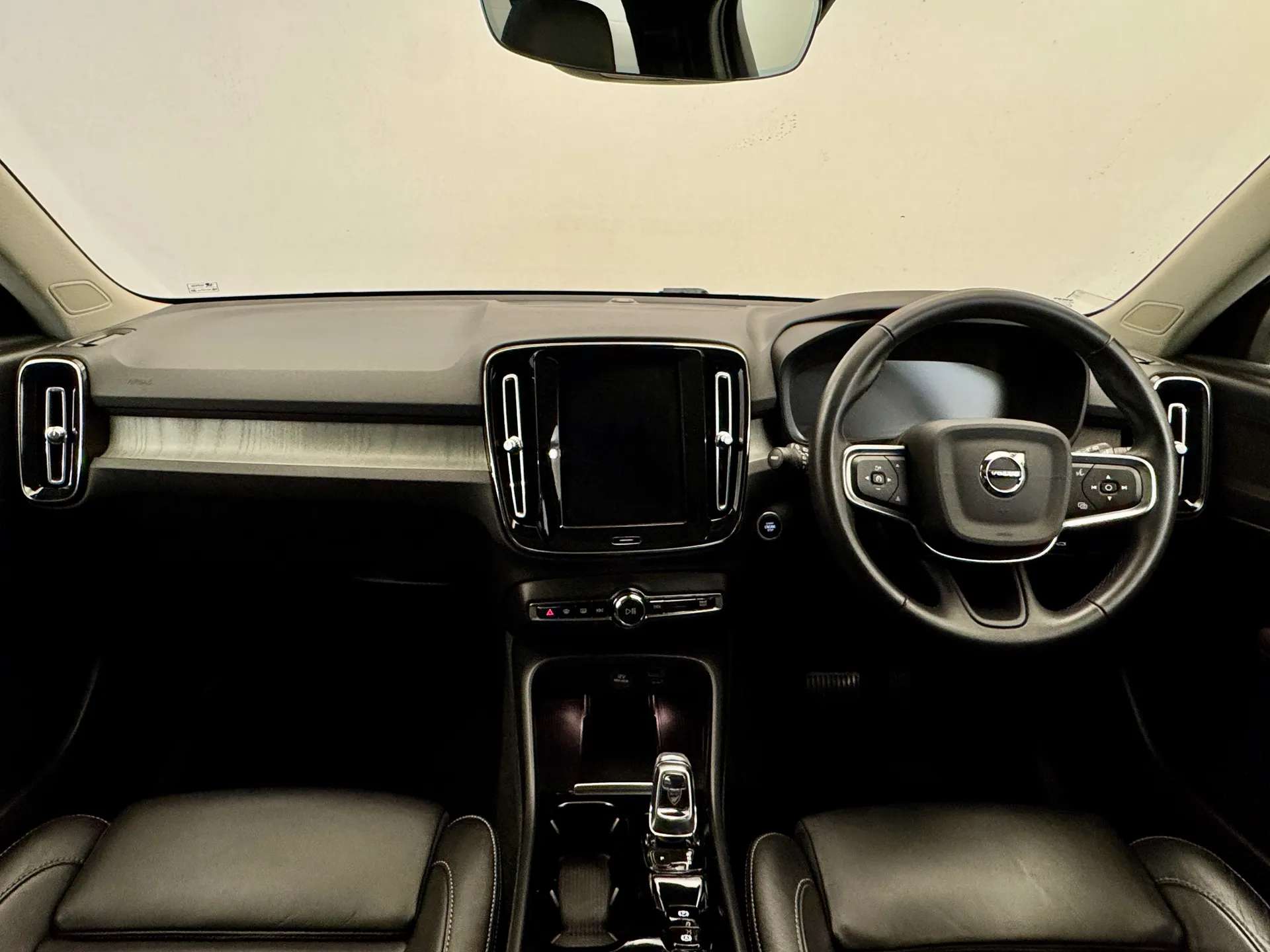 2021 VOLVO XC40 2021 VOLVO XC40