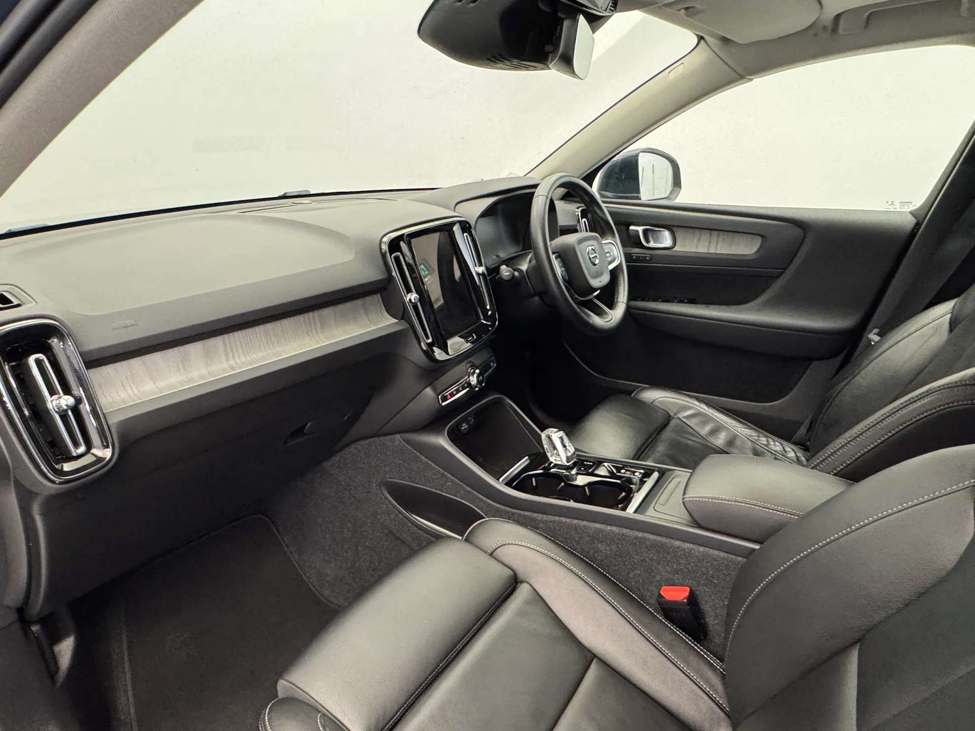 2021 VOLVO XC40 2021 VOLVO XC40