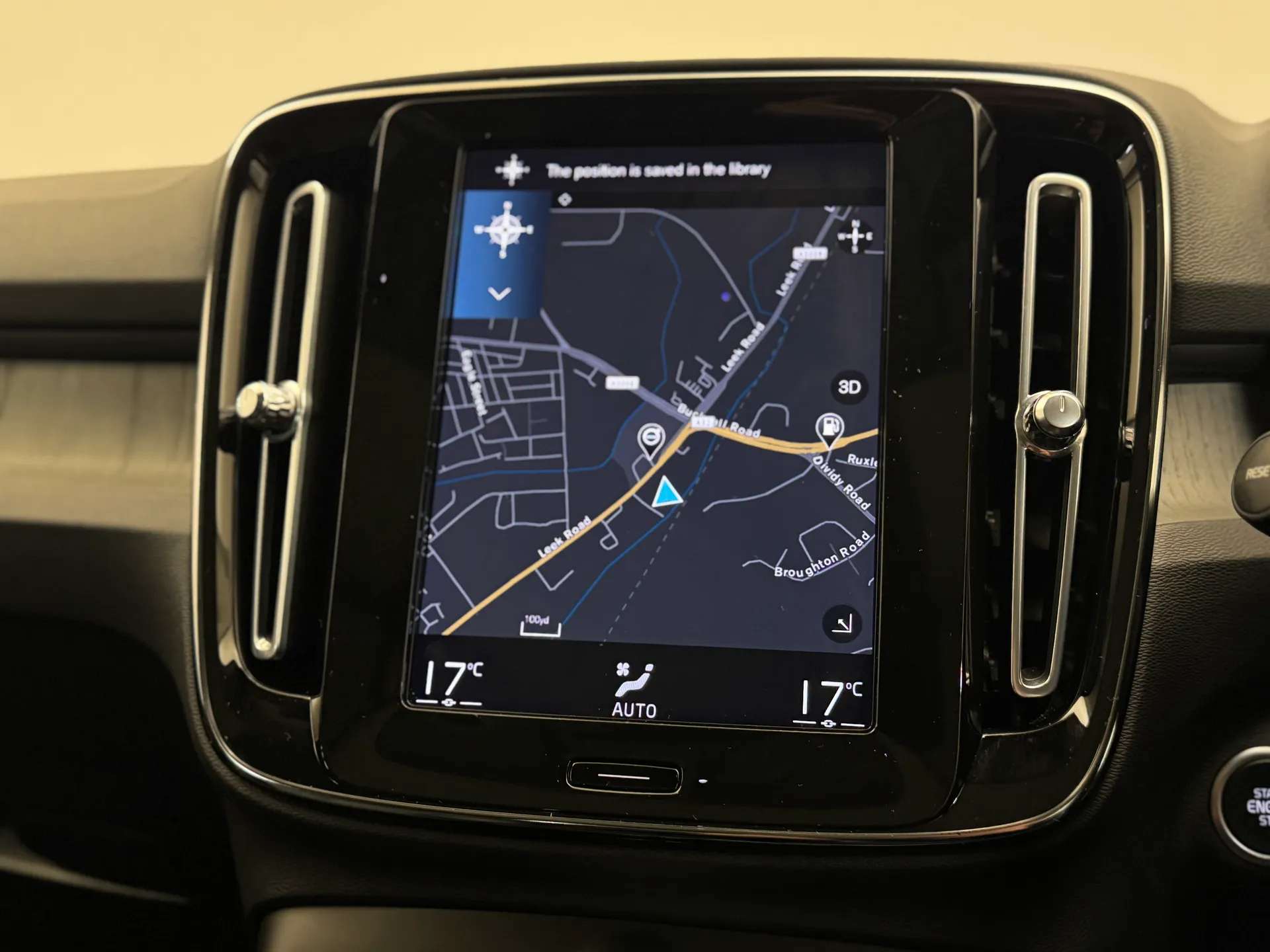2021 VOLVO XC40 2021 VOLVO XC40