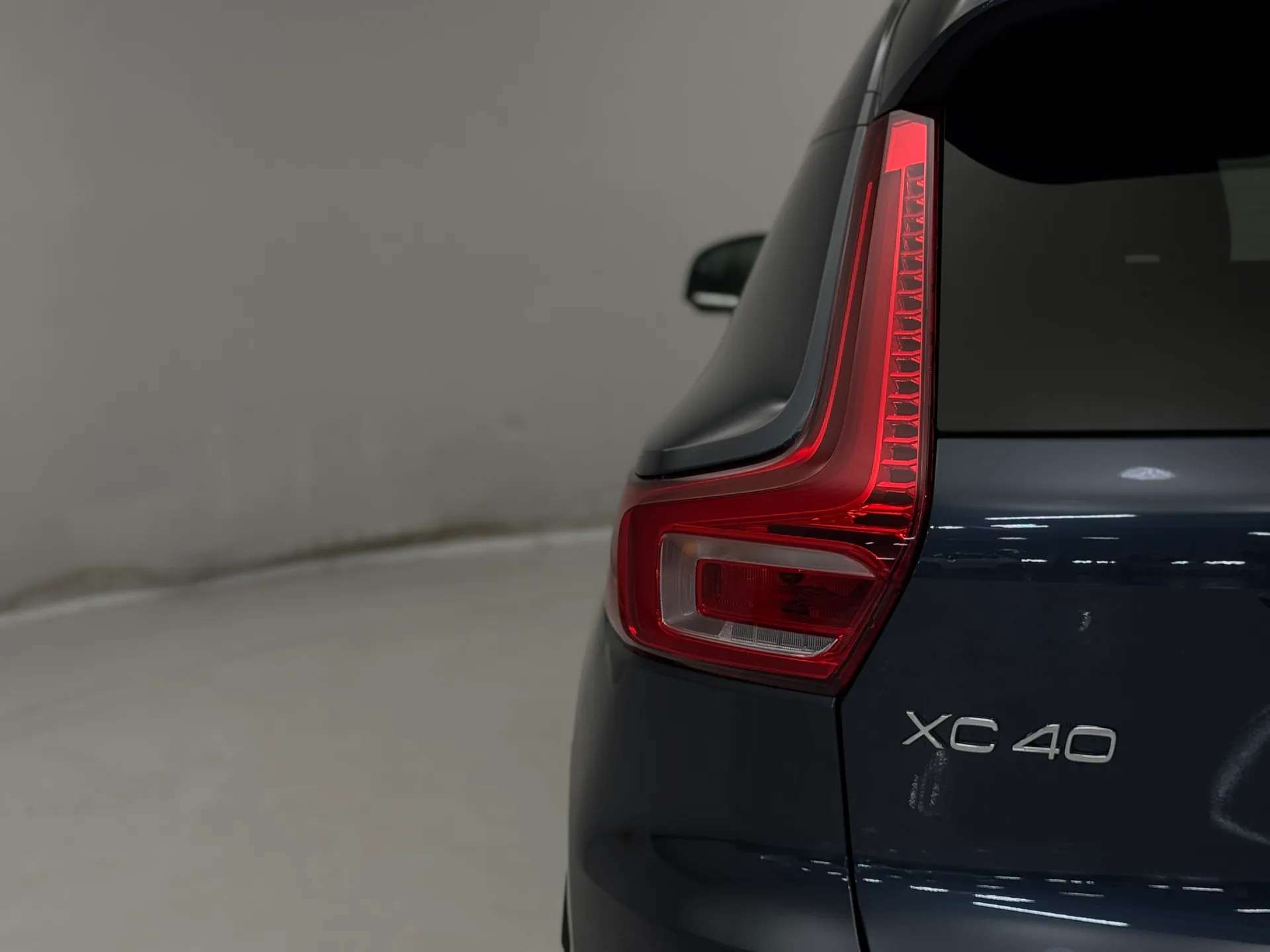 2021 VOLVO XC40 2021 VOLVO XC40