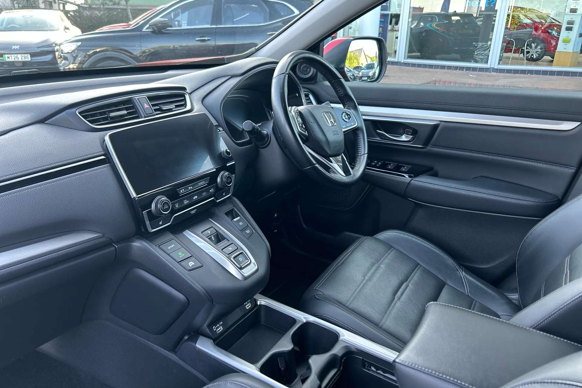 A 2022 HONDA CR-V 2.0 i-MMD Hybrid SR 2WD 5dr eCVT A 2022 HONDA CR-V 2.0 i-MMD Hybrid SR 2WD 5dr eCVT