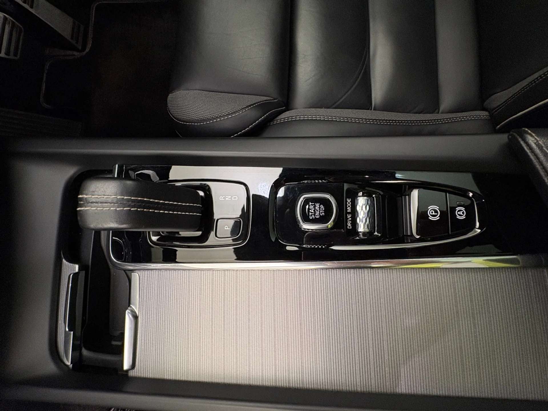2020 VOLVO XC60 2020 VOLVO XC60
