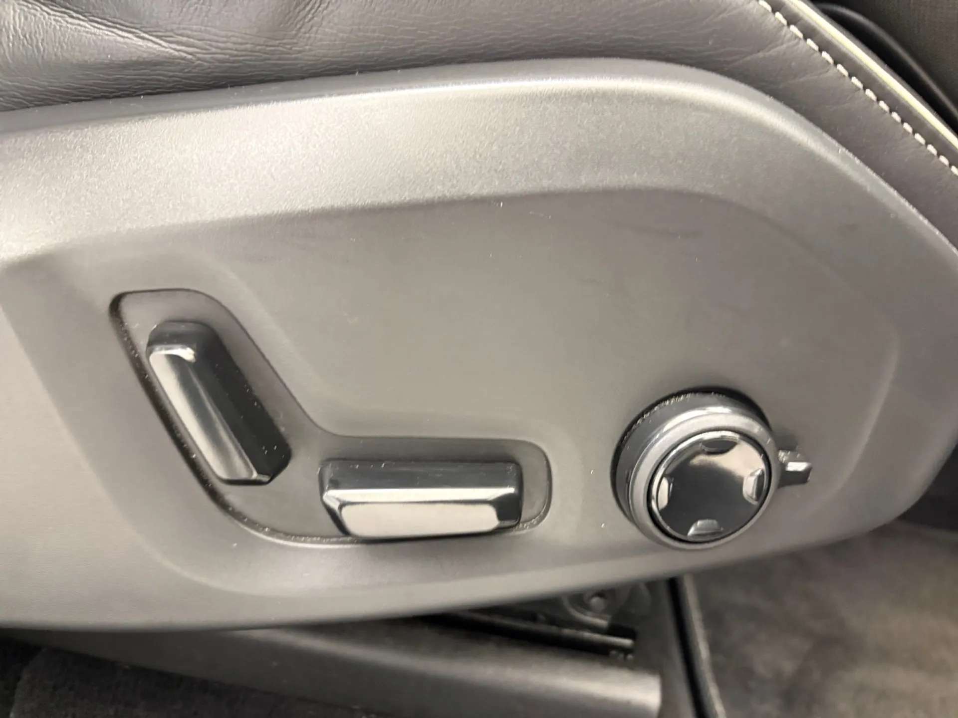 2020 VOLVO XC60 2020 VOLVO XC60