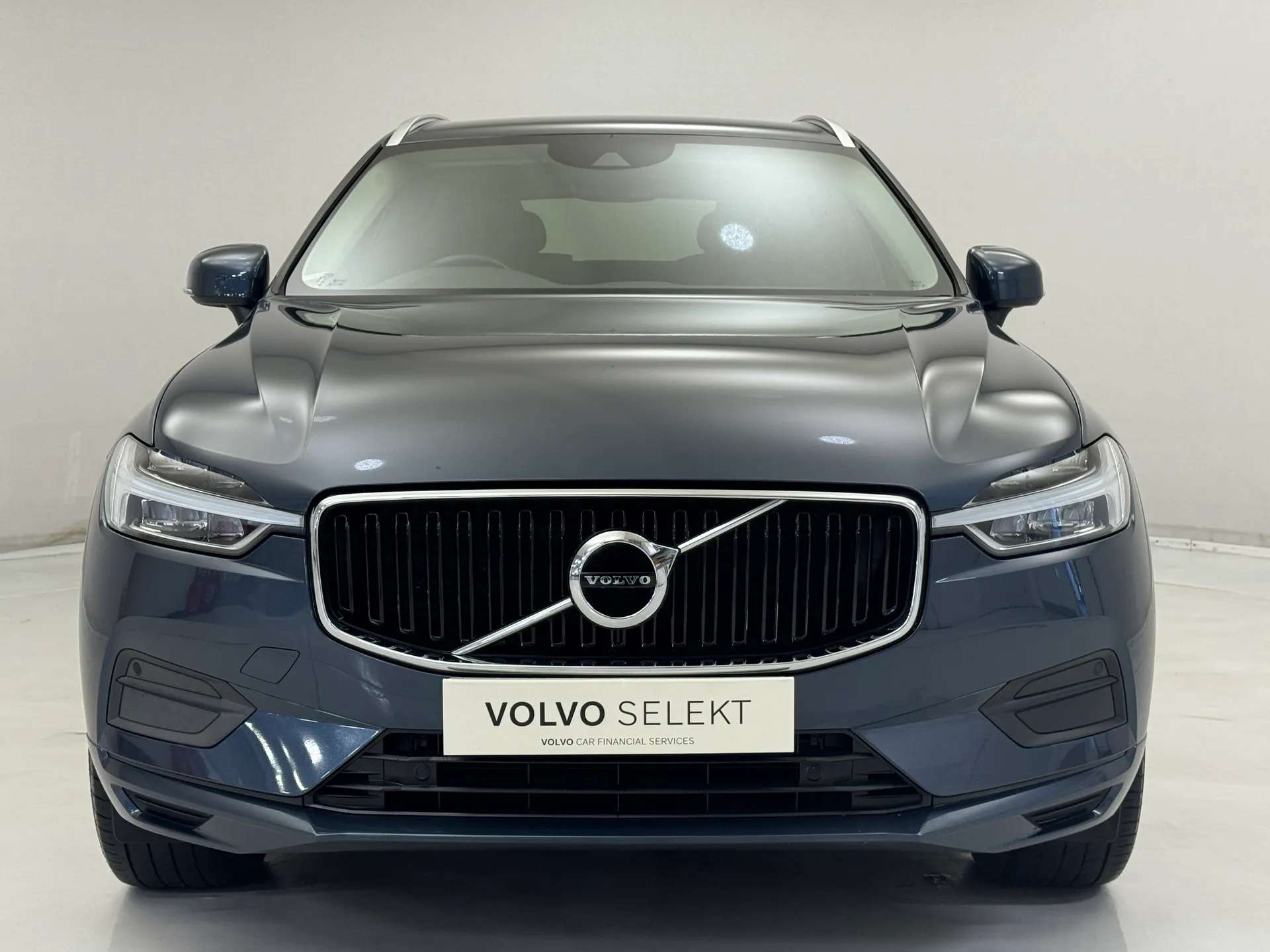 A 2019 VOLVO XC60 2.0 T4 190 Edition 5dr Geartronic A 2019 VOLVO XC60 2.0 T4 190 Edition 5dr Geartronic