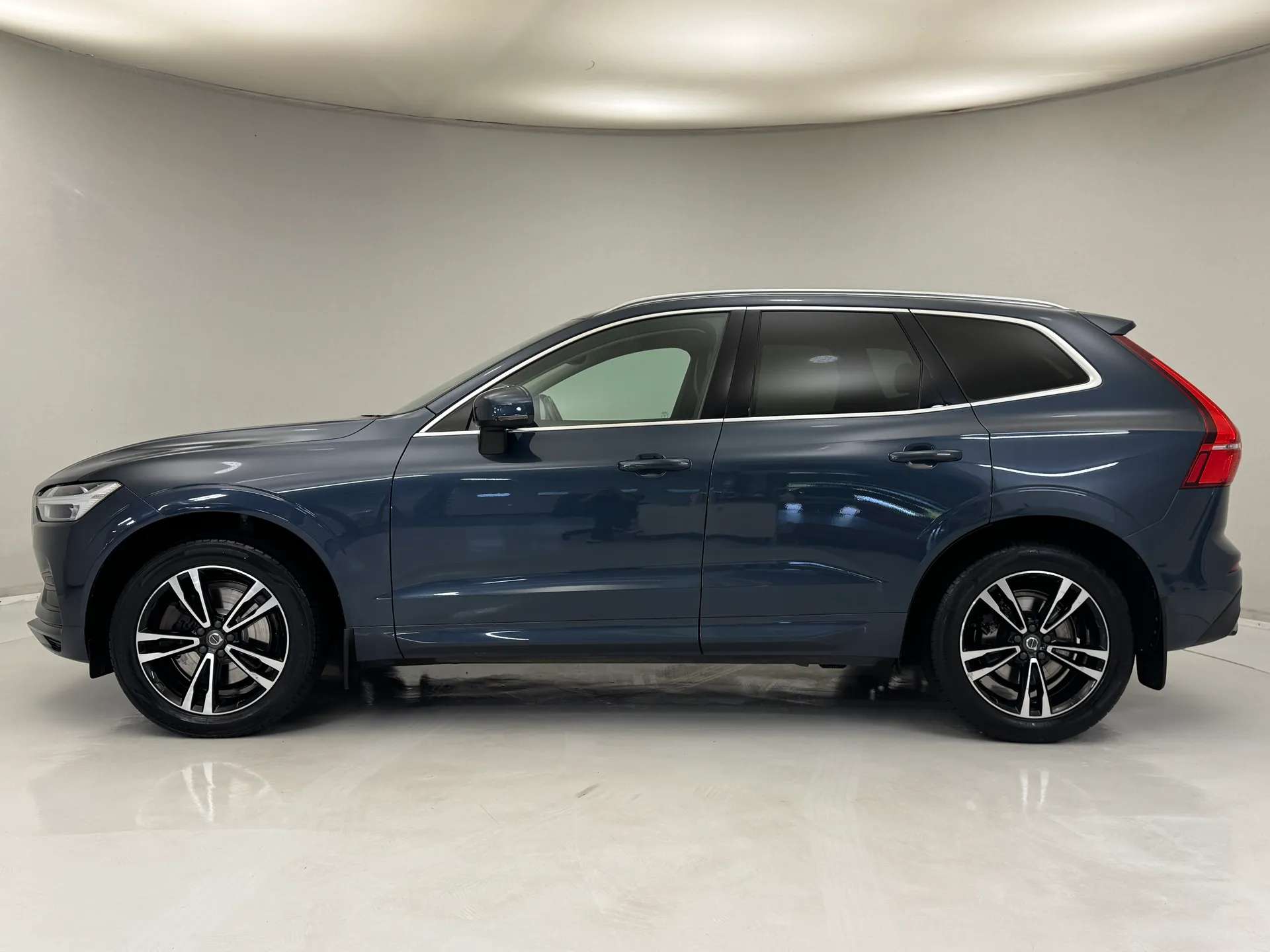A 2019 VOLVO XC60 2.0 T4 190 Edition 5dr Geartronic A 2019 VOLVO XC60 2.0 T4 190 Edition 5dr Geartronic