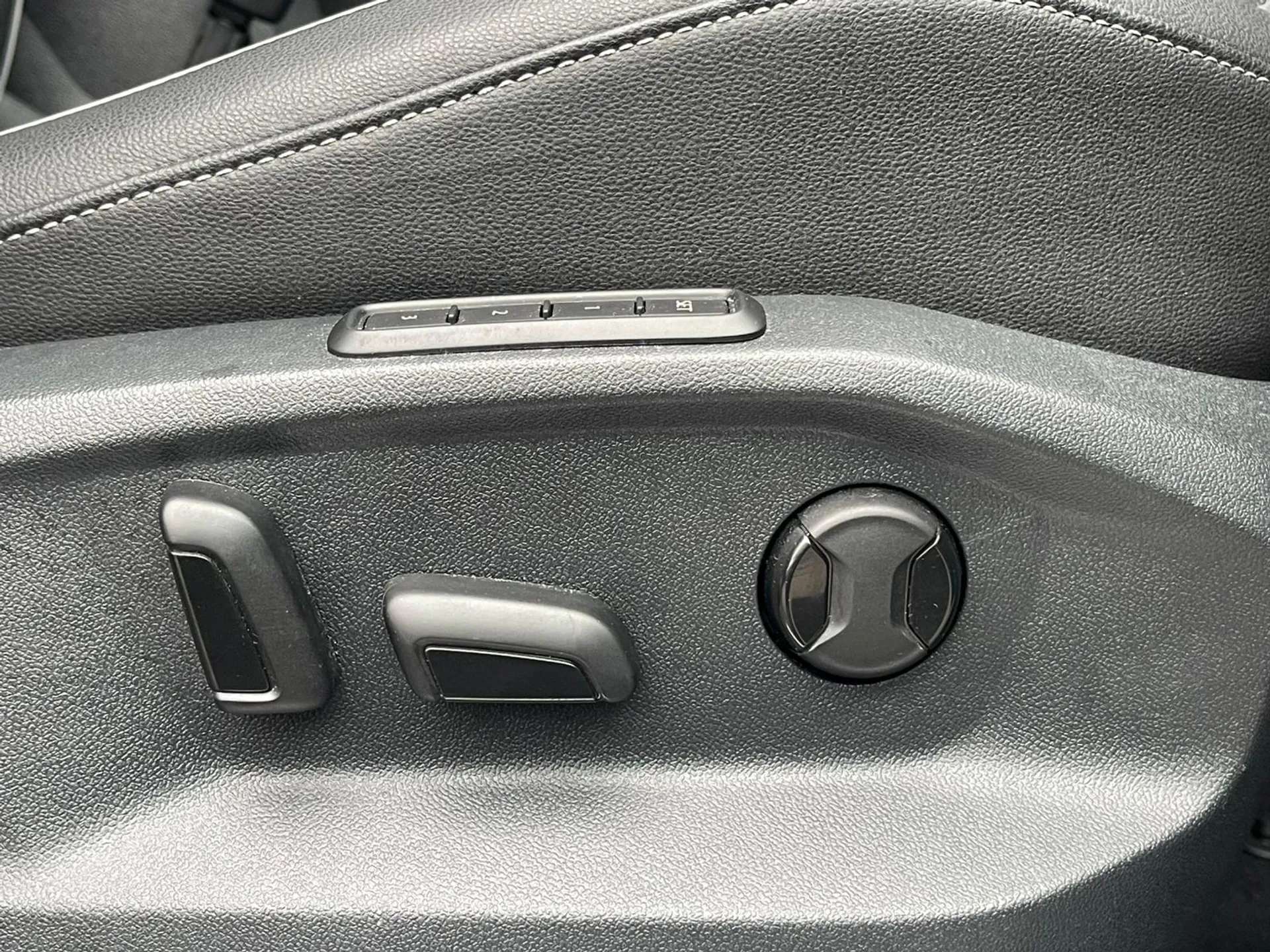 2018 VOLKSWAGEN TIGUAN 2018 VOLKSWAGEN TIGUAN