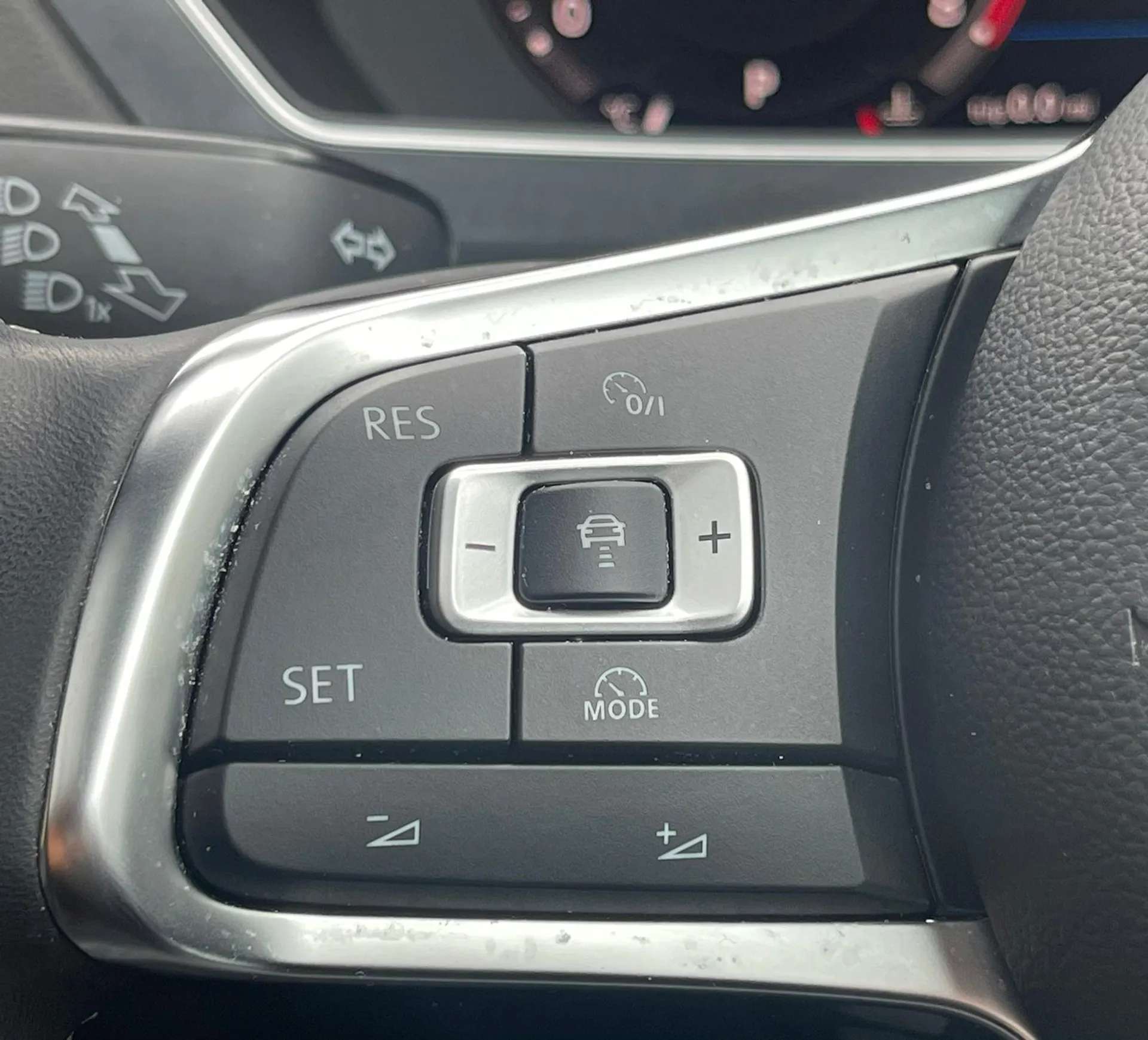 2018 VOLKSWAGEN TIGUAN 2018 VOLKSWAGEN TIGUAN