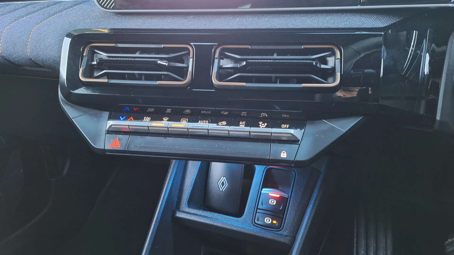 2025 RENAULT 4 2025 RENAULT 4