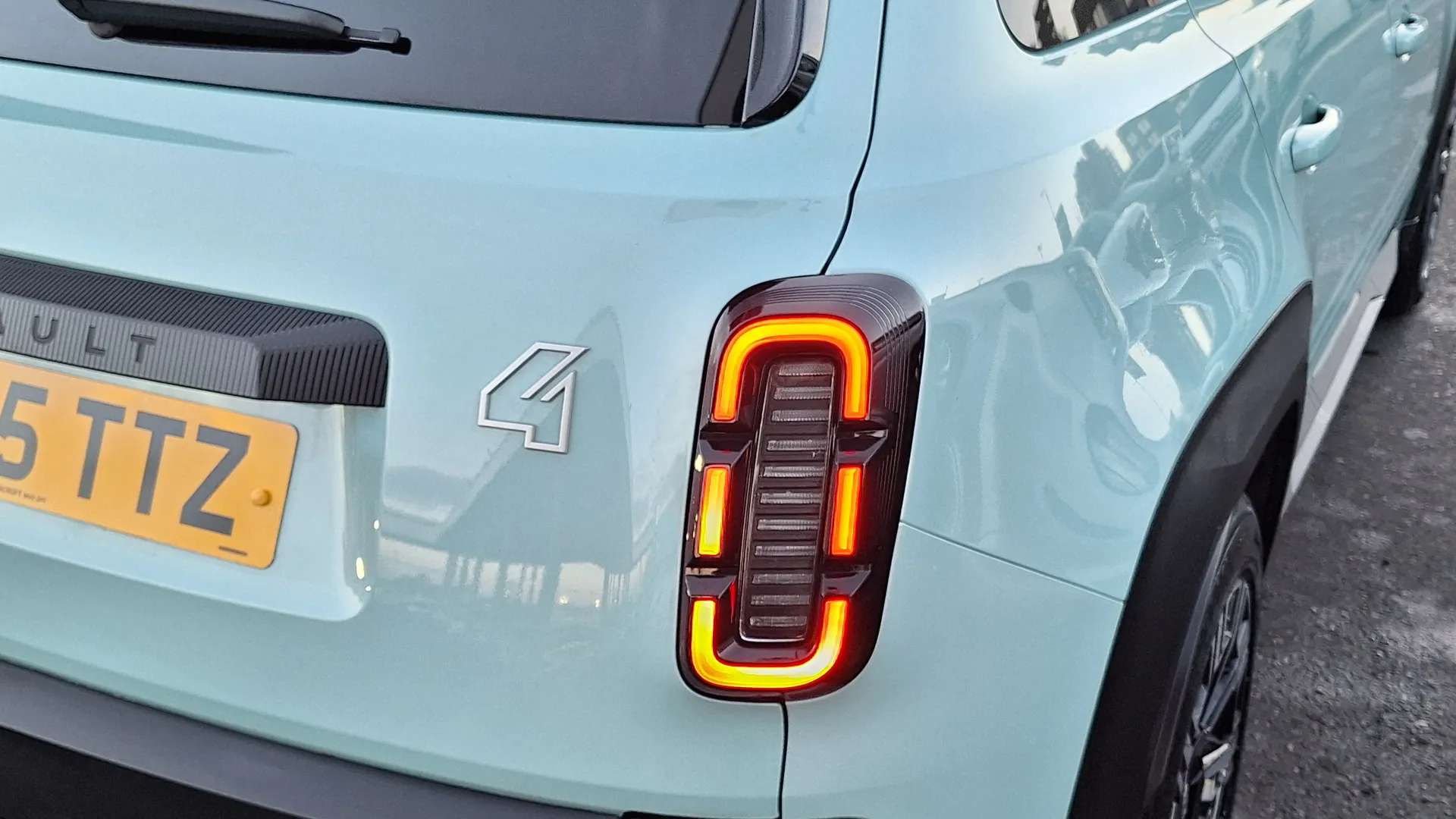 2025 RENAULT 4 2025 RENAULT 4