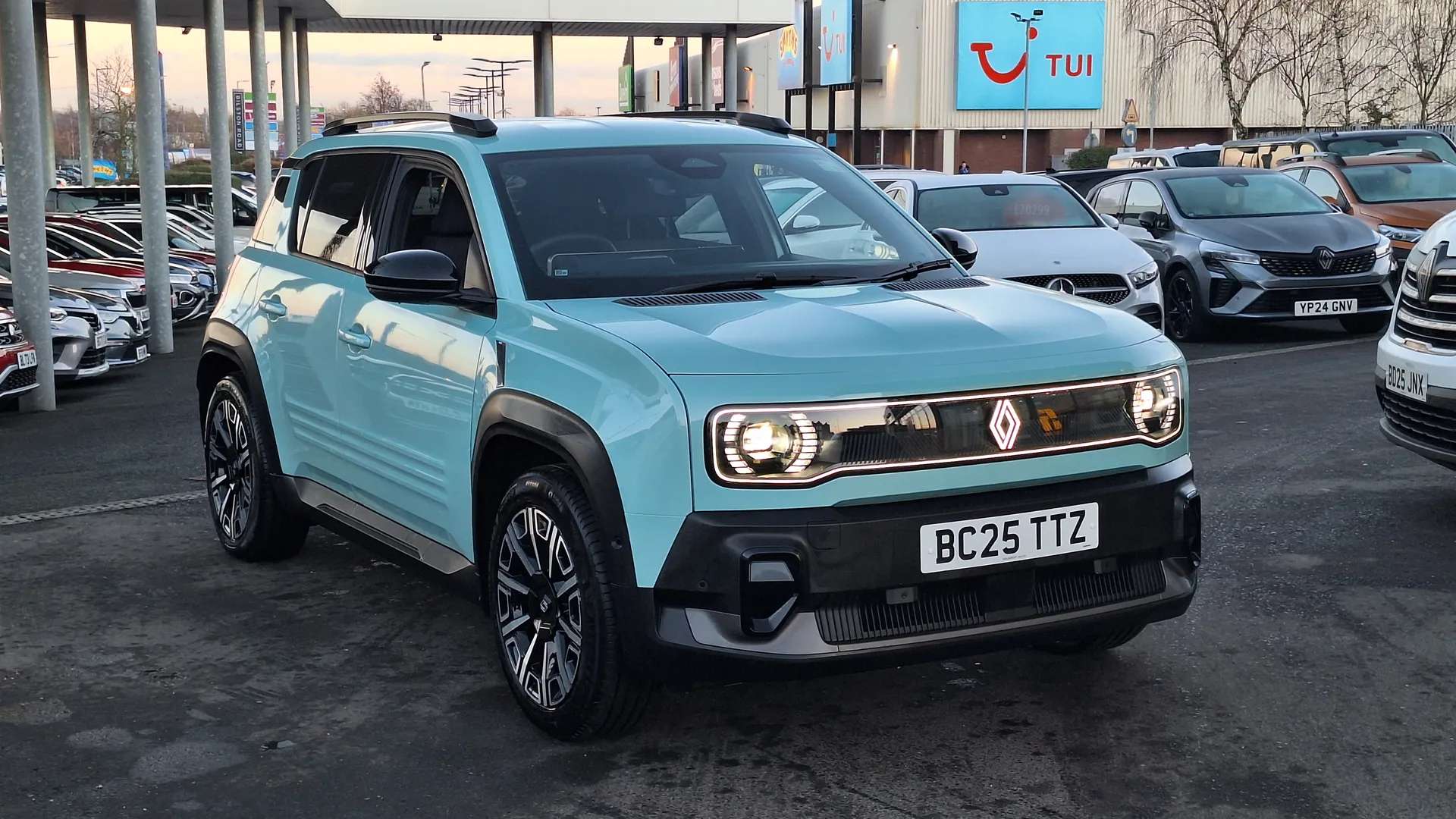 A 2025 RENAULT 4 110kW Techno 52kWh Comfort range 5dr Auto A 2025 RENAULT 4 110kW Techno 52kWh Comfort range 5dr Auto