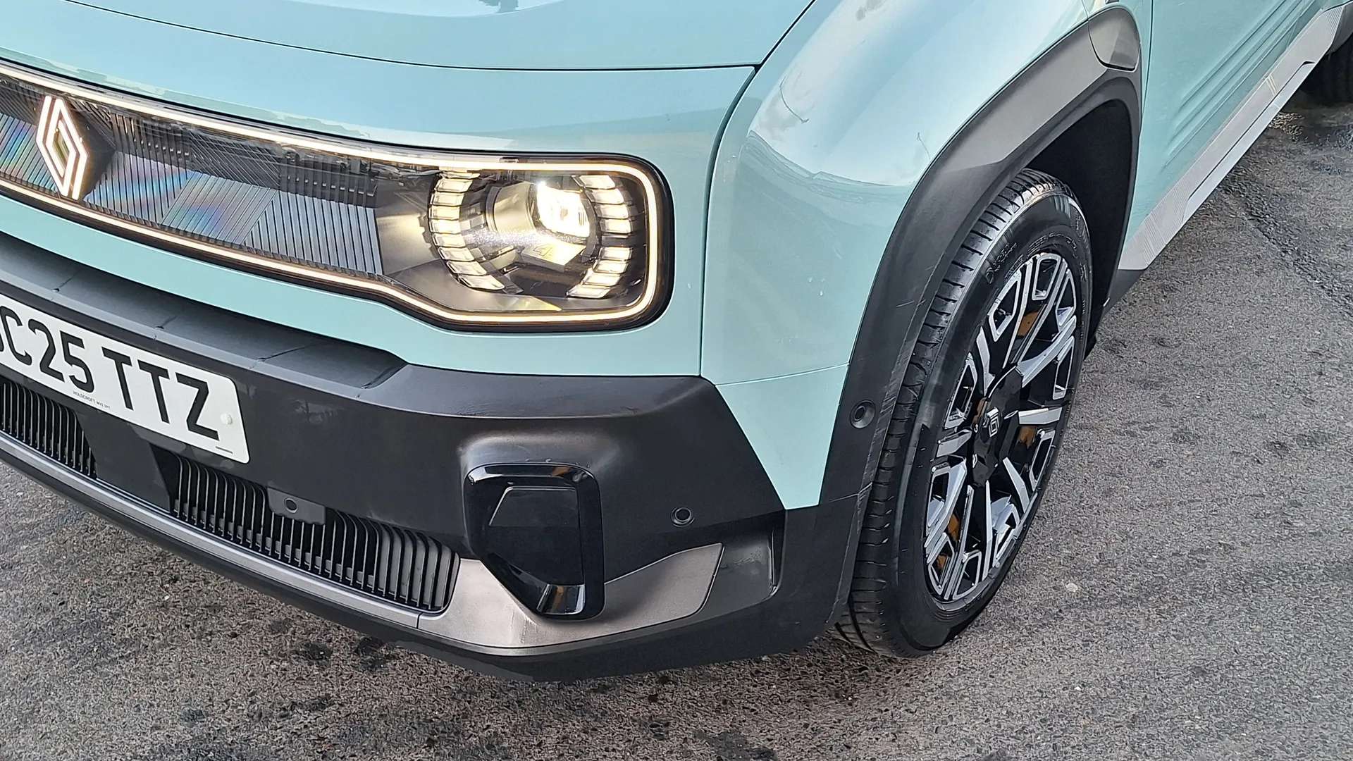 2025 RENAULT 4 2025 RENAULT 4