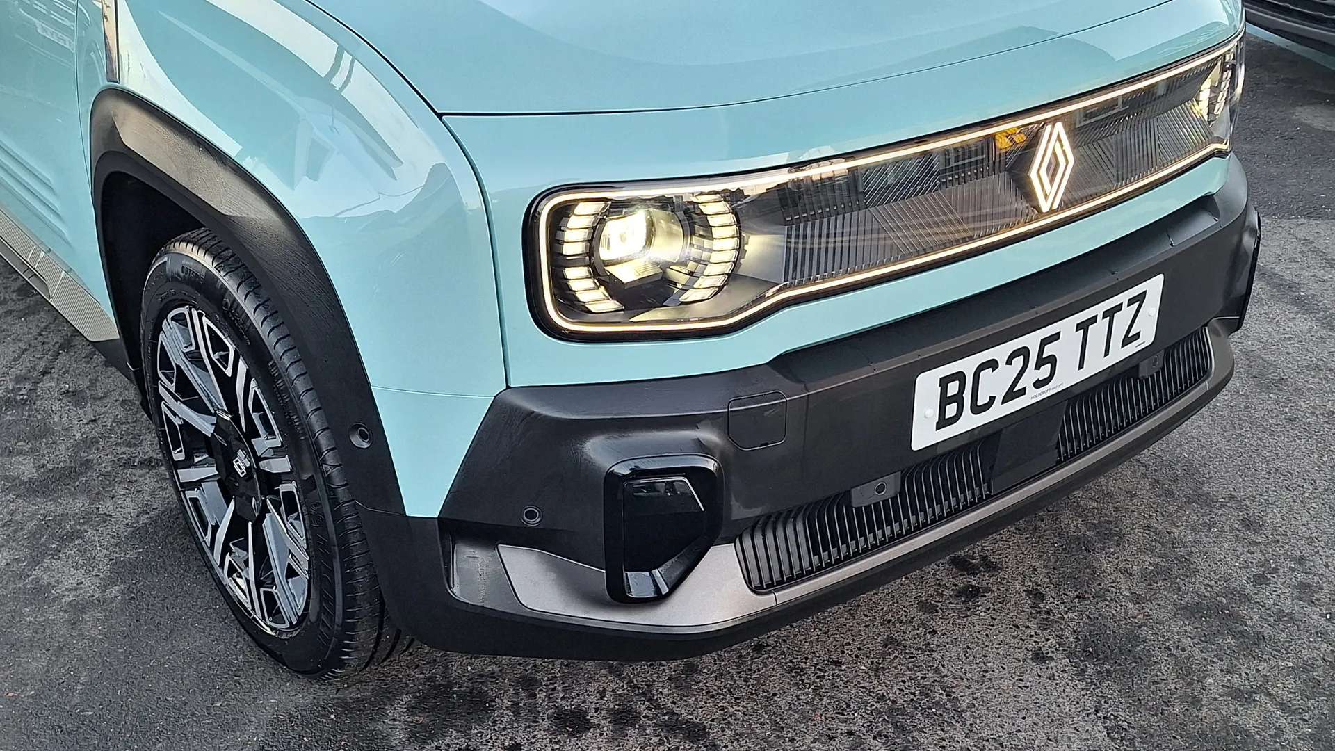 2025 RENAULT 4 2025 RENAULT 4