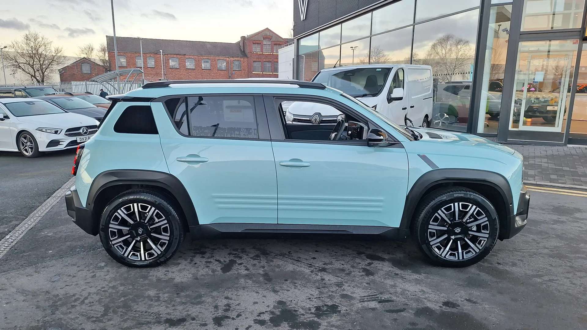 A 2025 RENAULT 4 110kW Techno 52kWh Comfort range 5dr Auto A 2025 RENAULT 4 110kW Techno 52kWh Comfort range 5dr Auto