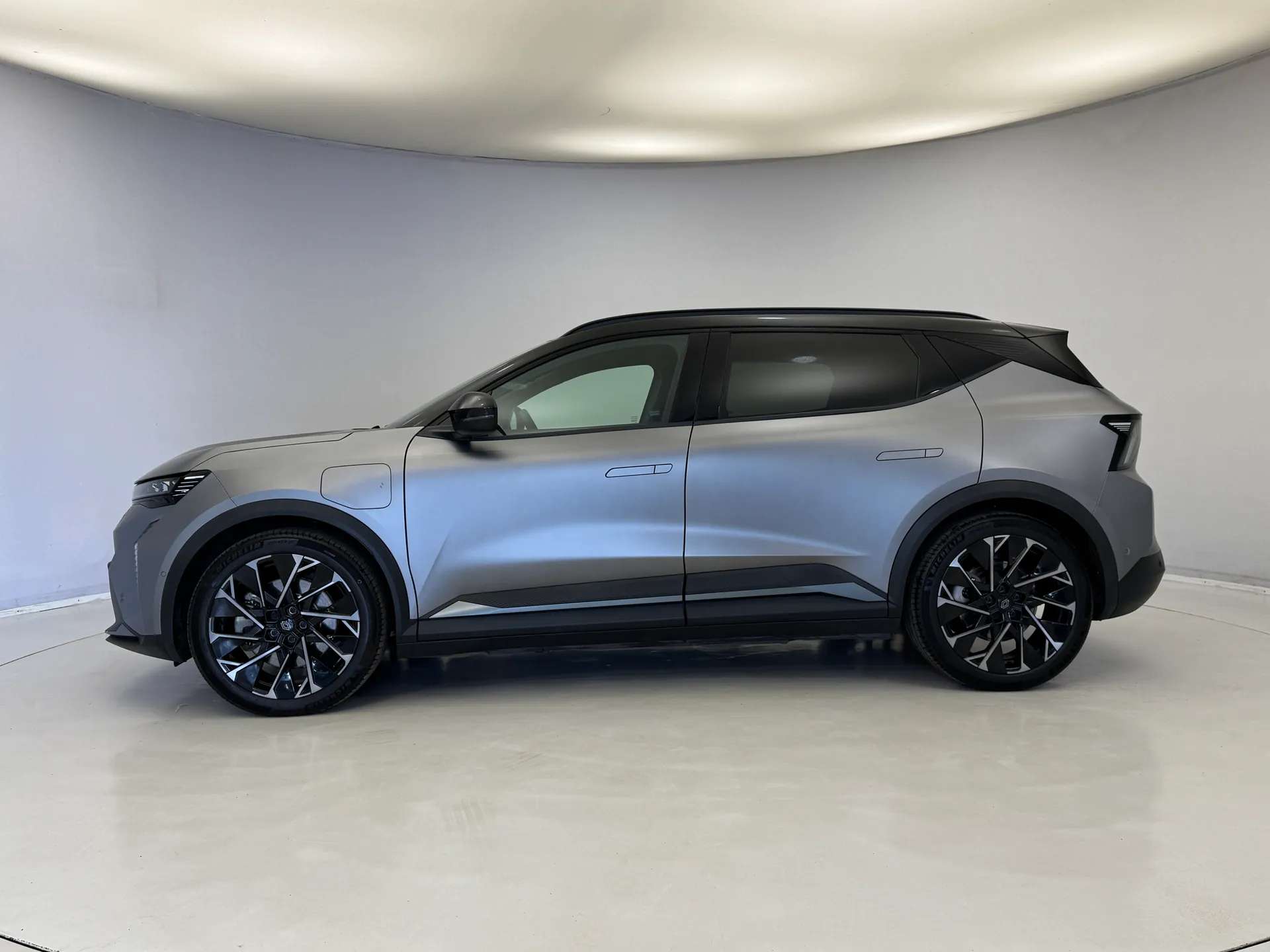 A 2025 RENAULT SCENIC E-TECH 160kW Esprit Alpine 87kWh Long Range 5dr Auto A 2025 RENAULT SCENIC E-TECH 160kW Esprit Alpine 87kWh Long Range 5dr Auto