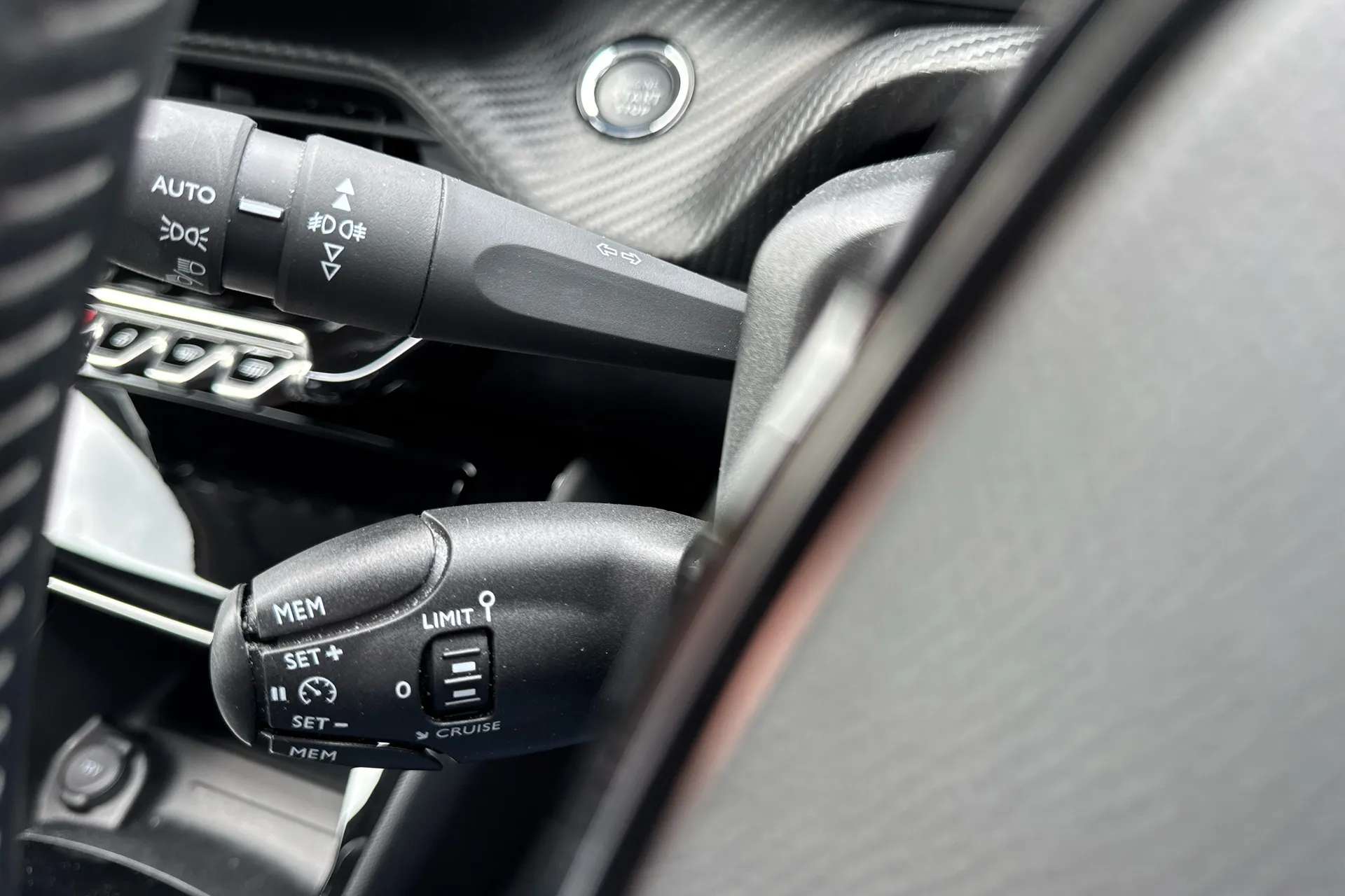 2021 PEUGEOT 2008 2021 PEUGEOT 2008