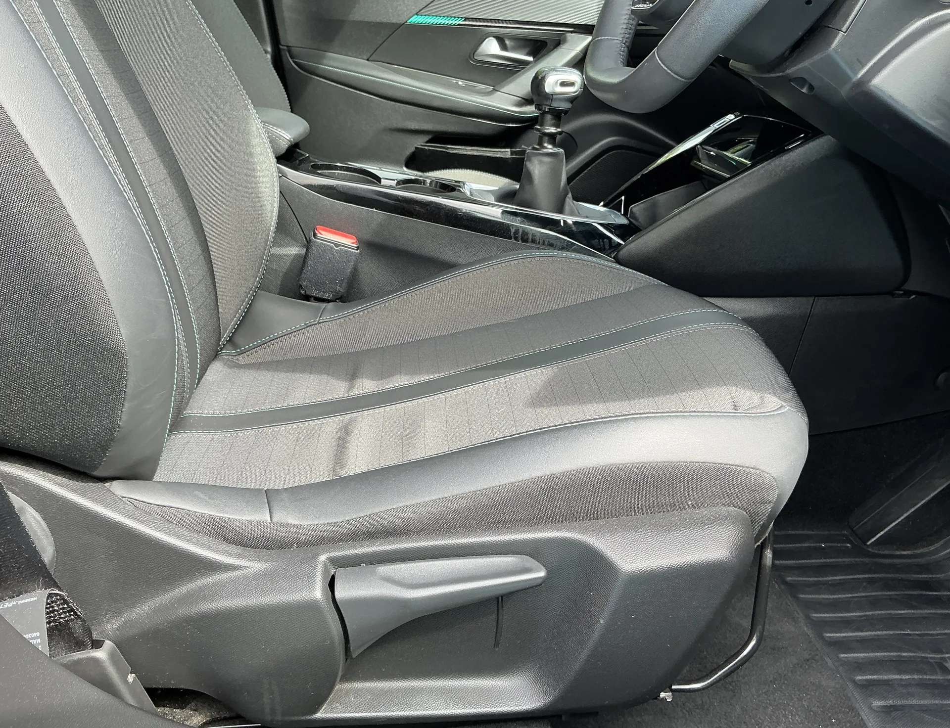 2023 PEUGEOT 2008 2023 PEUGEOT 2008