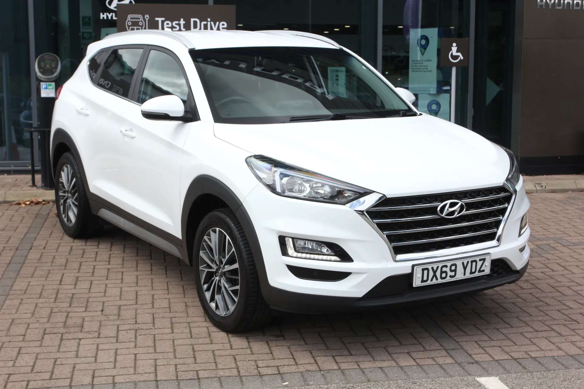 A 2019 HYUNDAI TUCSON 1.6 GDi Premium 5dr 2WD ZERO DEPOSIT FINANCE AVAILABLE A 2019 HYUNDAI TUCSON 1.6 GDi Premium 5dr 2WD ZERO DEPOSIT FINANCE AVAILABLE