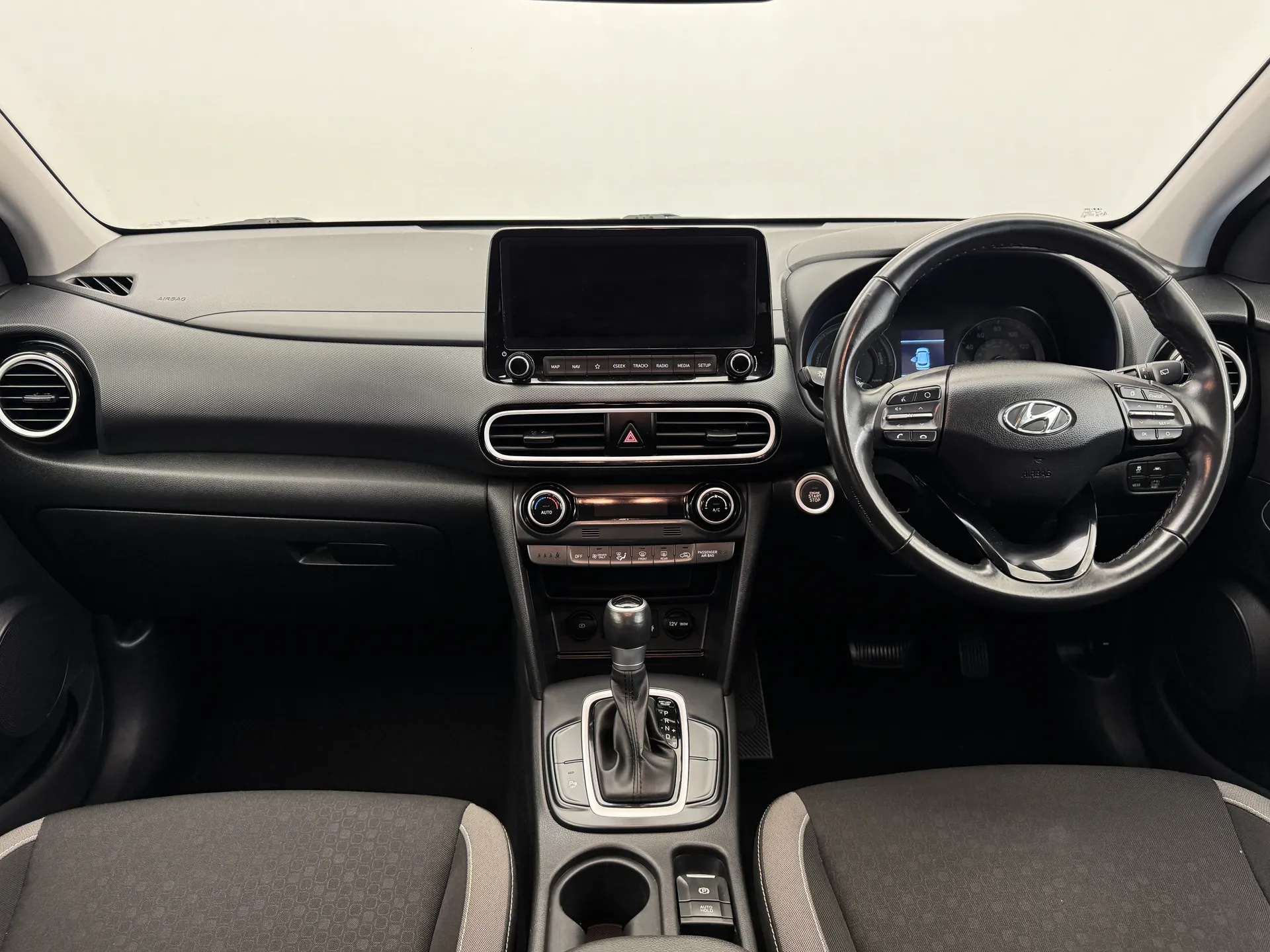 A 2020 HYUNDAI KONA 1.6 GDi Hybrid Premium 5dr DCT A 2020 HYUNDAI KONA 1.6 GDi Hybrid Premium 5dr DCT