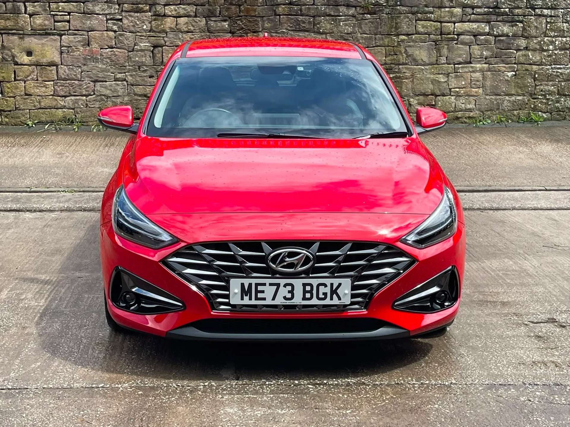 A 2024 HYUNDAI I30 1.0T GDi Premium 5dr DCT âHEATED SEATSâSAT NAVâ A 2024 HYUNDAI I30 1.0T GDi Premium 5dr DCT âHEATED SEATSâSAT NAVâ