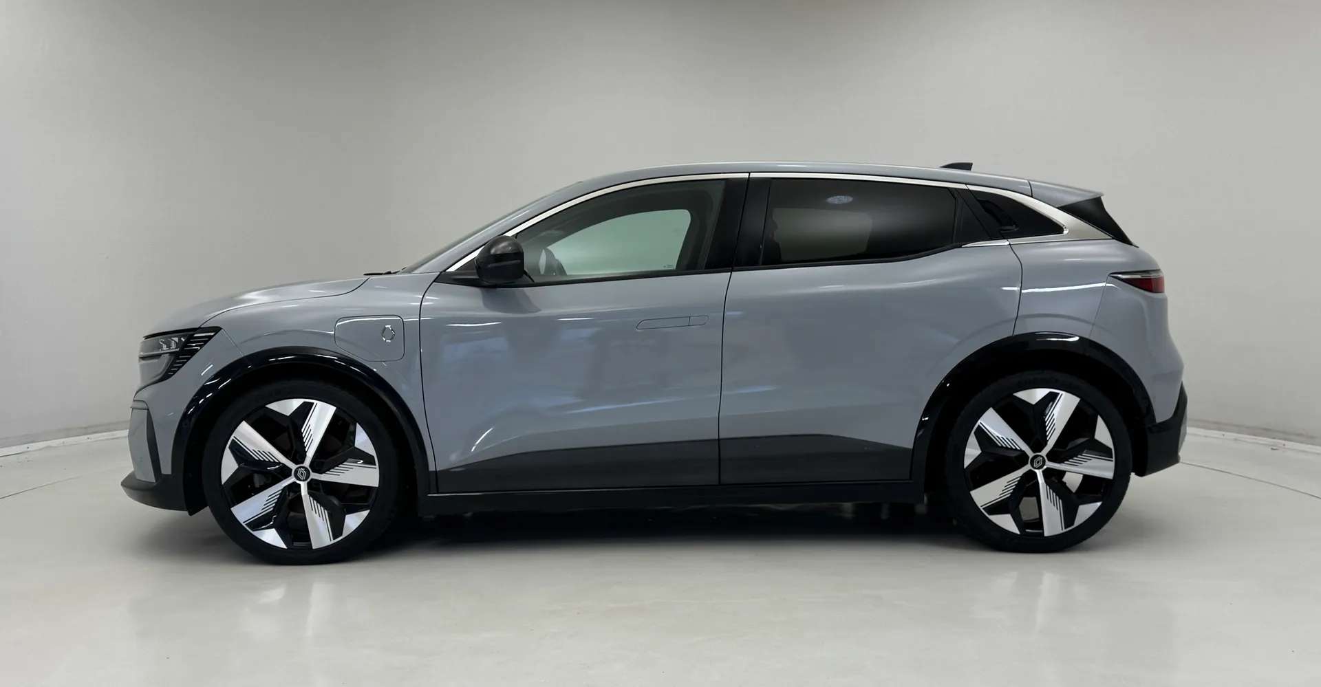 A 2023 RENAULT MEGANE E-TECH EV60 160kW Techno 60kWh Optimum Charge 5dr Auto A 2023 RENAULT MEGANE E-TECH EV60 160kW Techno 60kWh Optimum Charge 5dr Auto