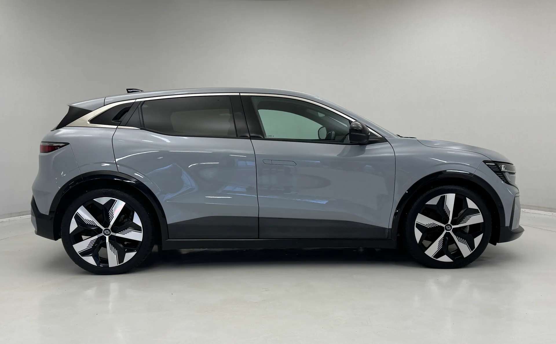 2023 RENAULT MEGANE E-TECH 2023 RENAULT MEGANE E-TECH