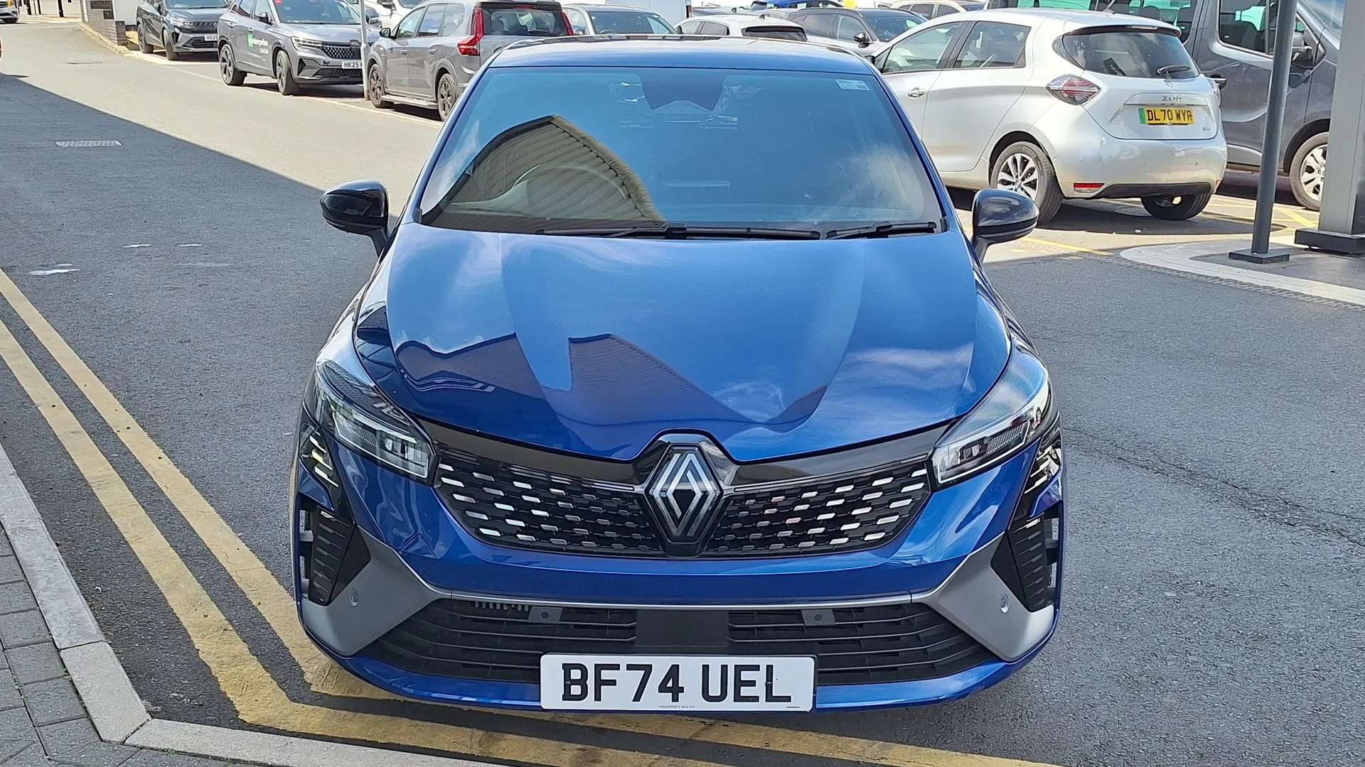 A 2024 RENAULT CLIO 1.0 TCe 90 Esprit Alpine 5dr A 2024 RENAULT CLIO 1.0 TCe 90 Esprit Alpine 5dr