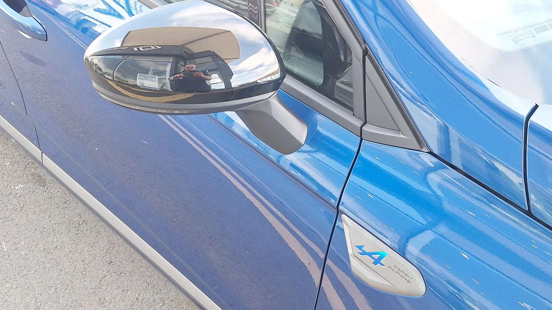 A 2024 RENAULT CLIO 1.0 TCe 90 Esprit Alpine 5dr A 2024 RENAULT CLIO 1.0 TCe 90 Esprit Alpine 5dr