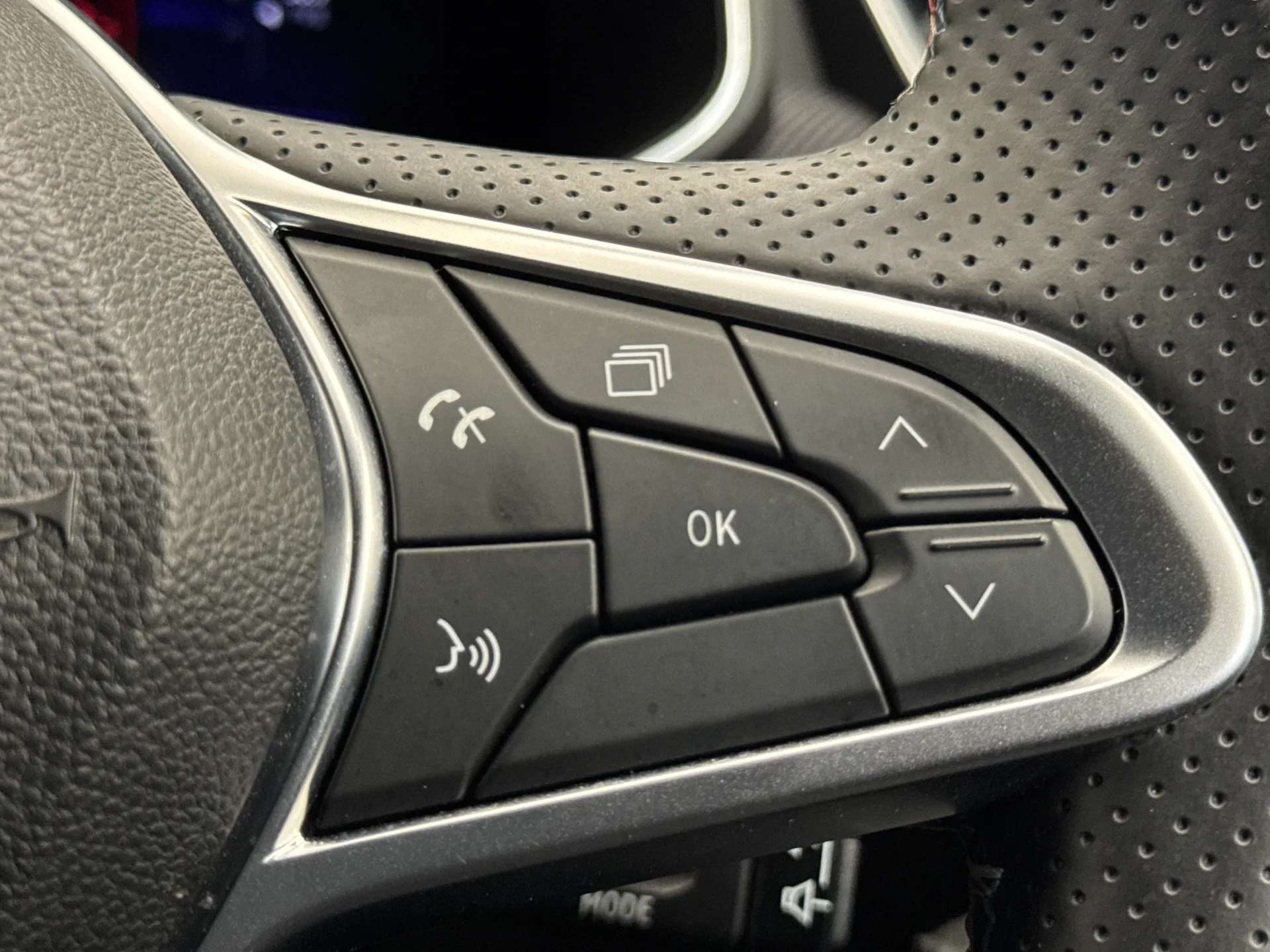 2024 RENAULT CLIO 2024 RENAULT CLIO