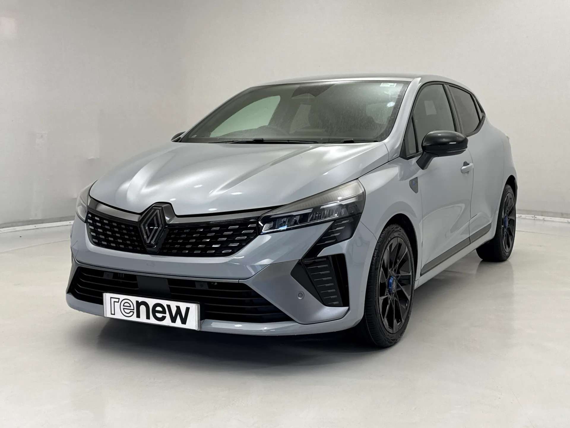 A 2025 RENAULT CLIO 1.0 TCe 90 Esprit Alpine 5dr A 2025 RENAULT CLIO 1.0 TCe 90 Esprit Alpine 5dr