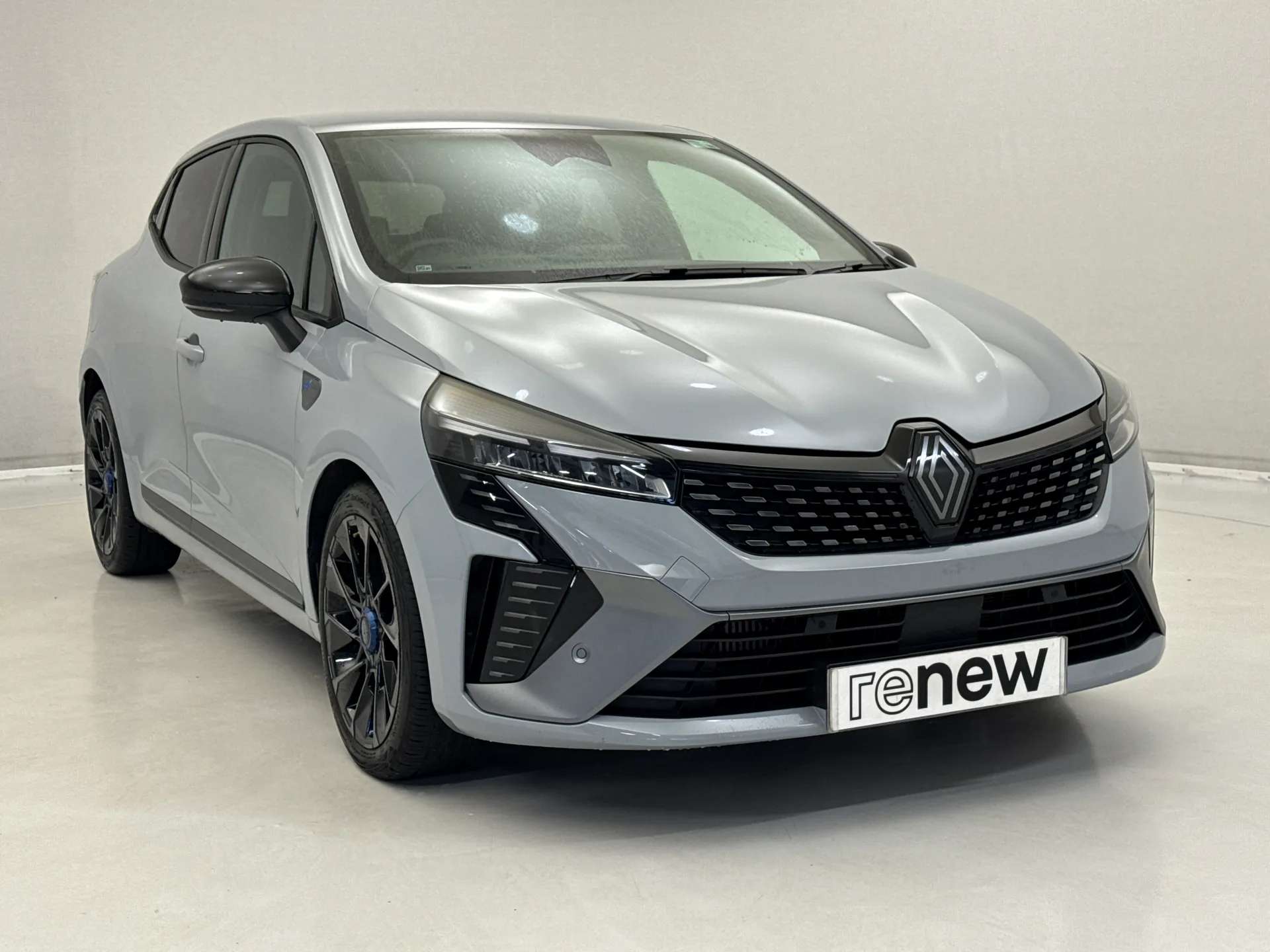 A 2025 RENAULT CLIO 1.0 TCe 90 Esprit Alpine 5dr A 2025 RENAULT CLIO 1.0 TCe 90 Esprit Alpine 5dr