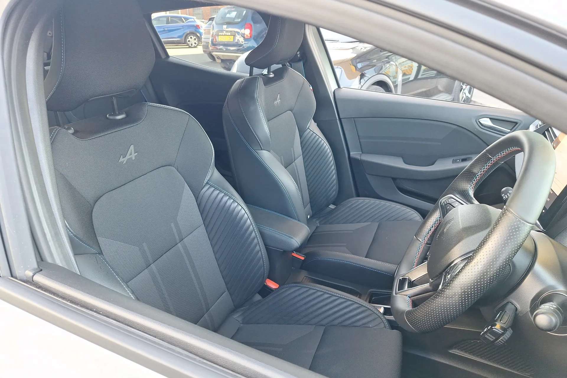 2025 RENAULT CLIO 2025 RENAULT CLIO