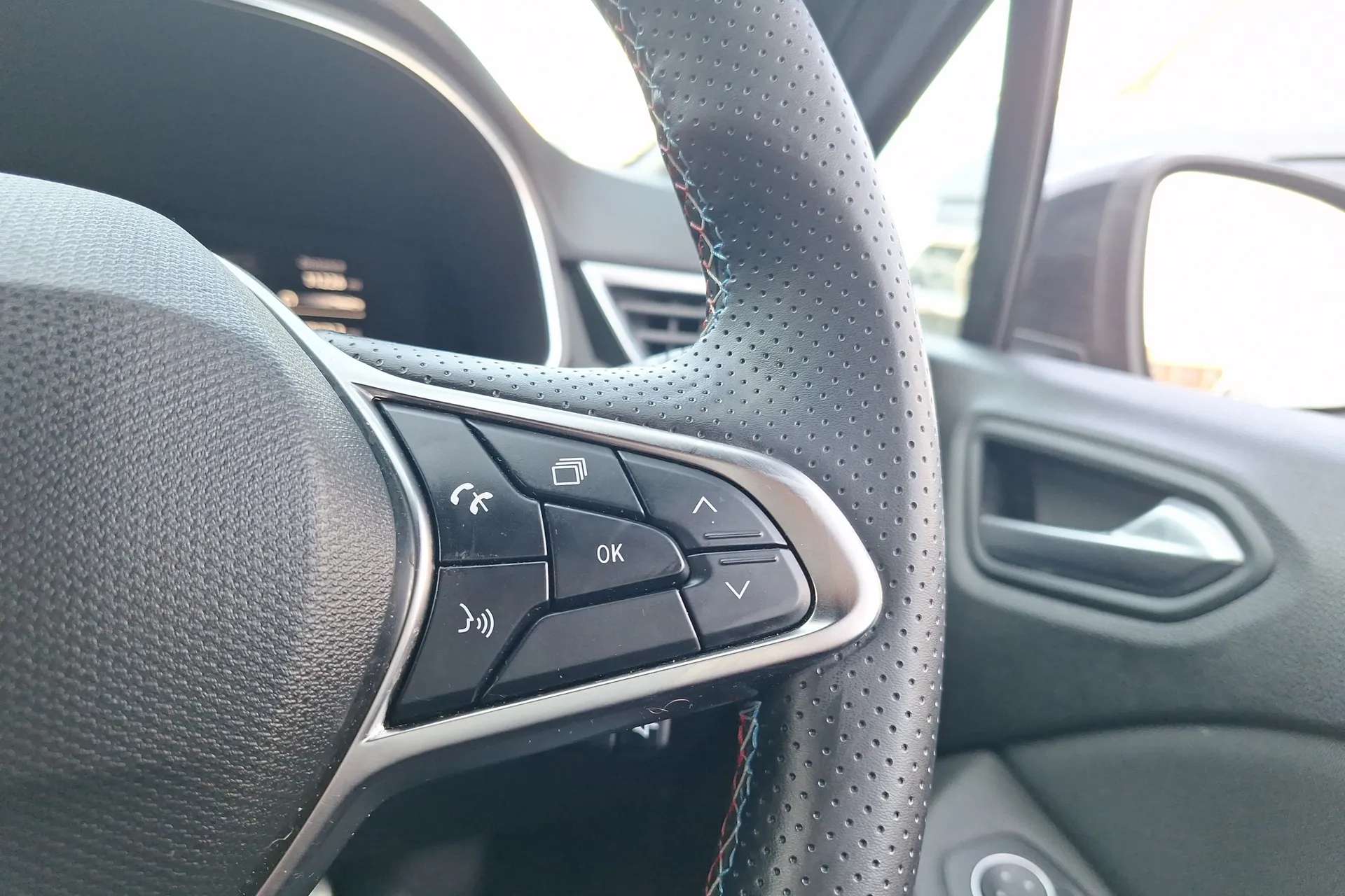 2025 RENAULT CLIO 2025 RENAULT CLIO