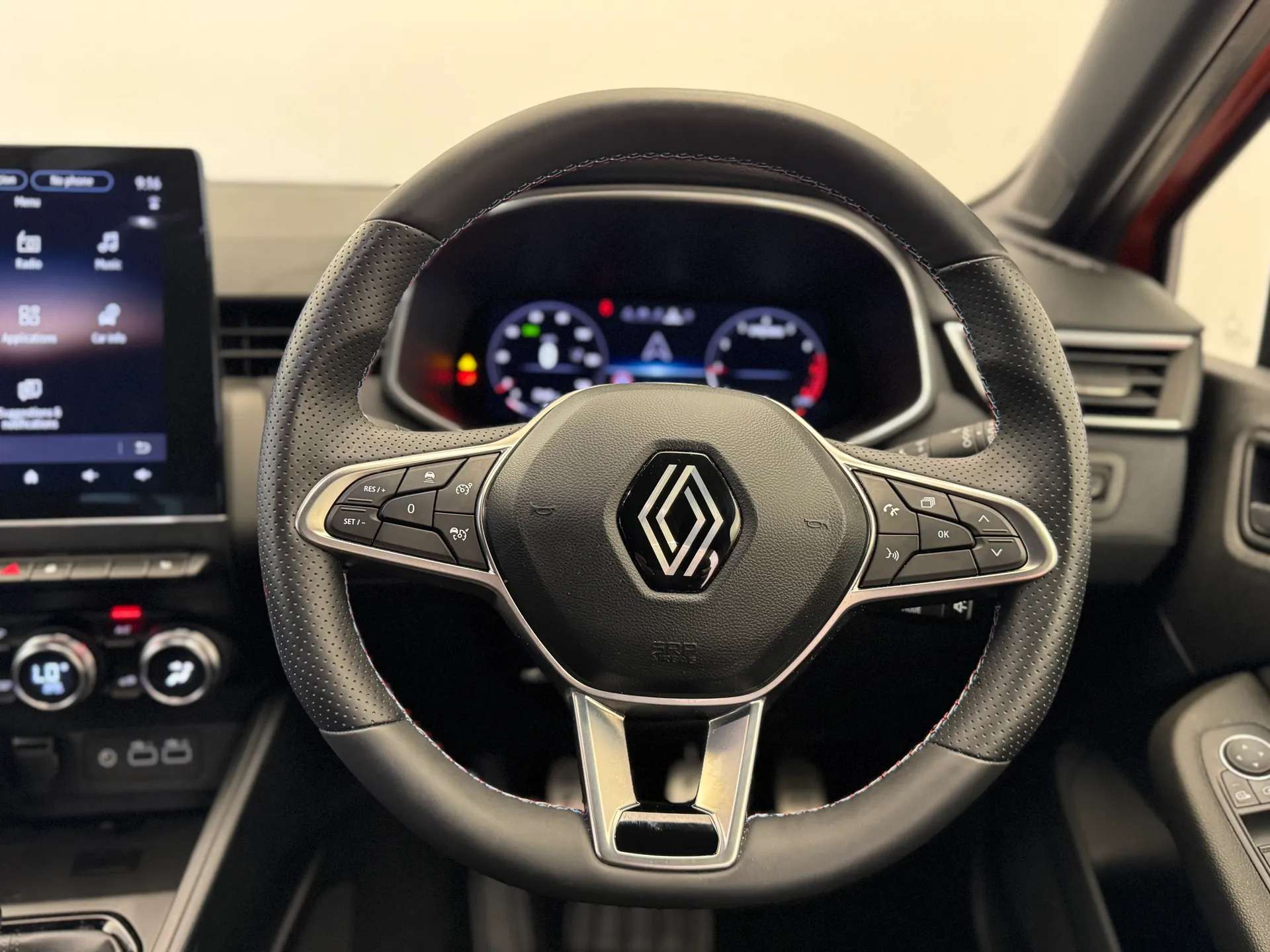 2025 RENAULT CLIO 2025 RENAULT CLIO