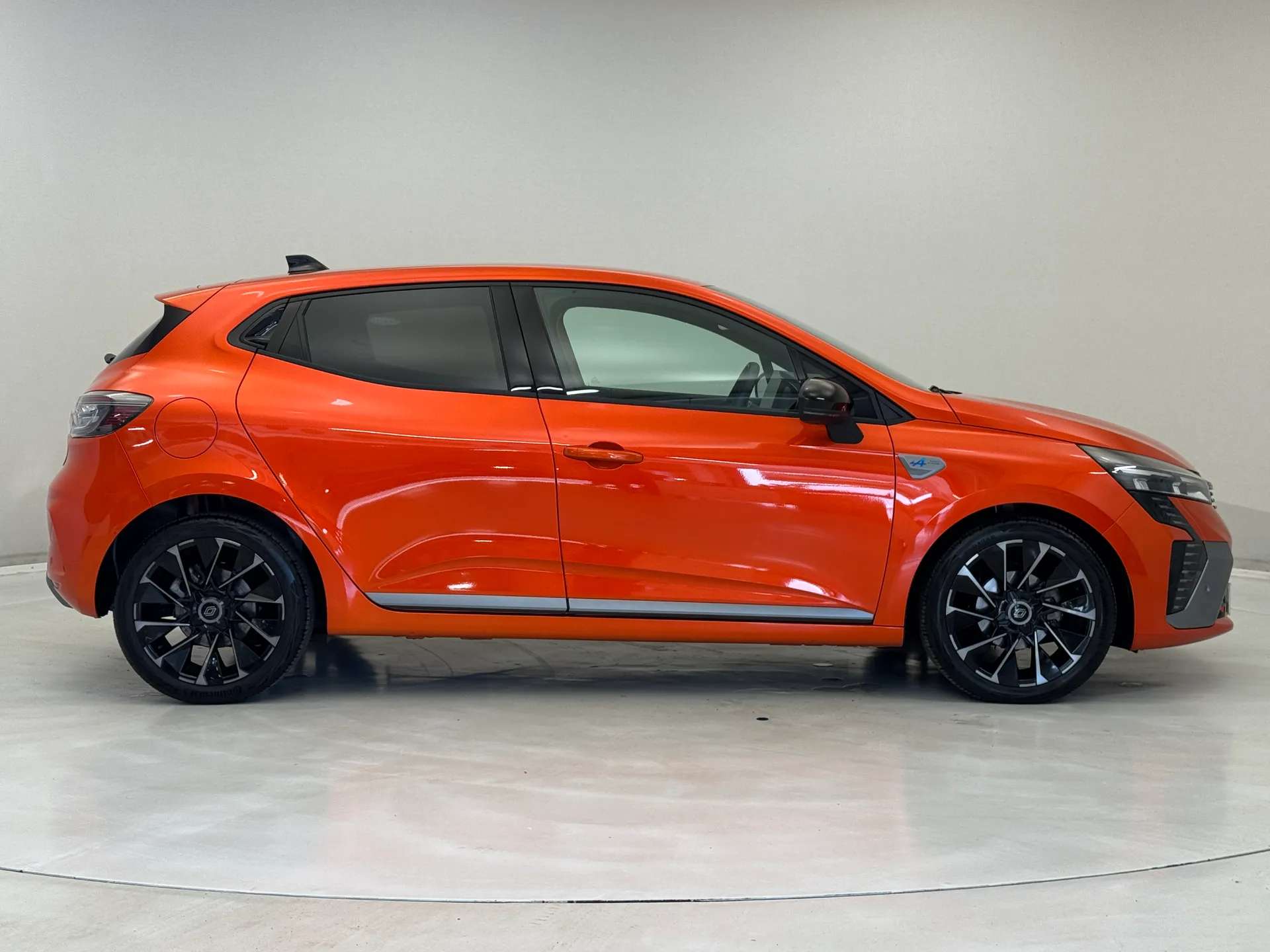 A 2025 RENAULT CLIO 1.0 TCe 90 Esprit Alpine 5dr A 2025 RENAULT CLIO 1.0 TCe 90 Esprit Alpine 5dr