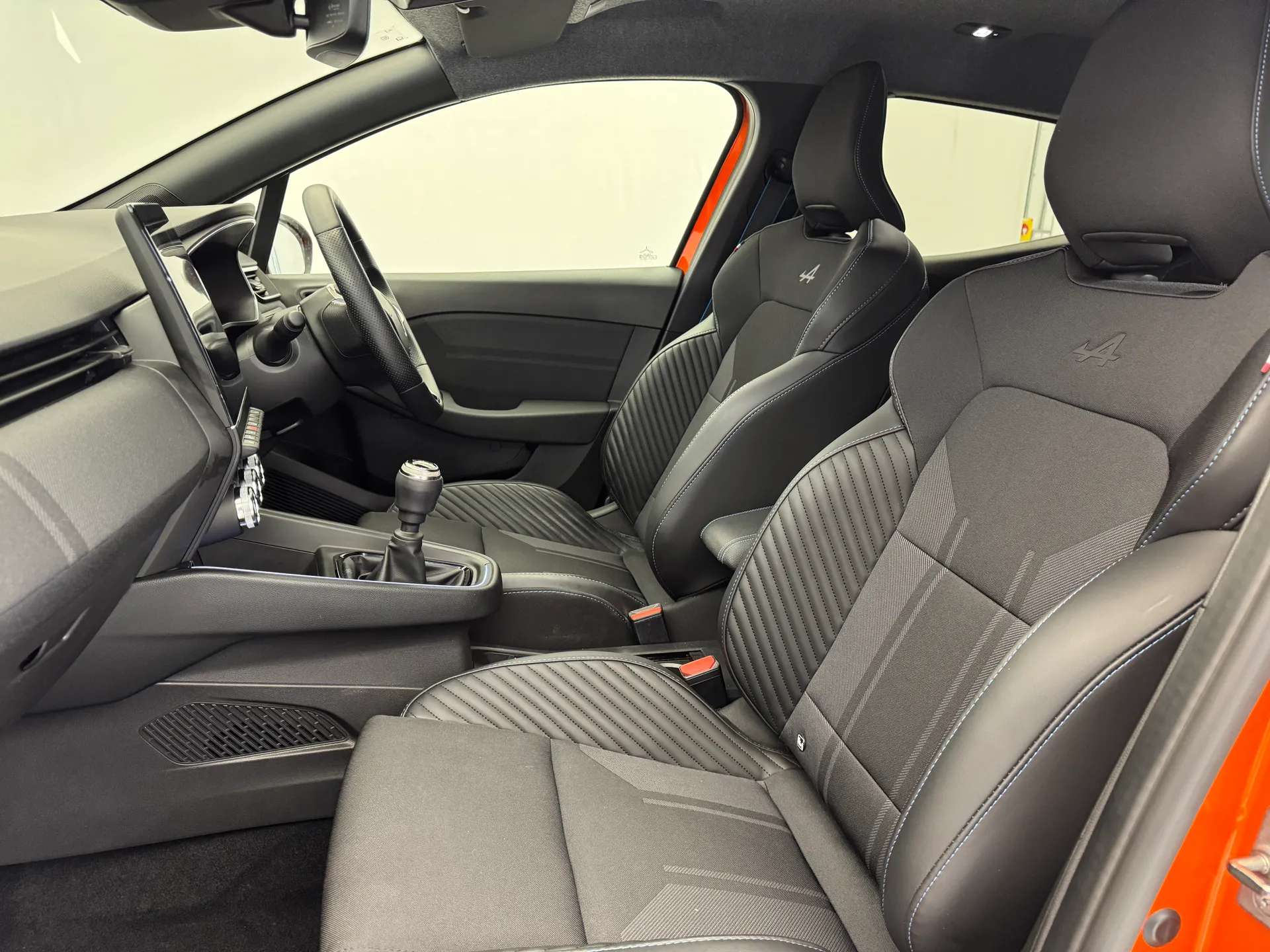 2025 RENAULT CLIO 2025 RENAULT CLIO