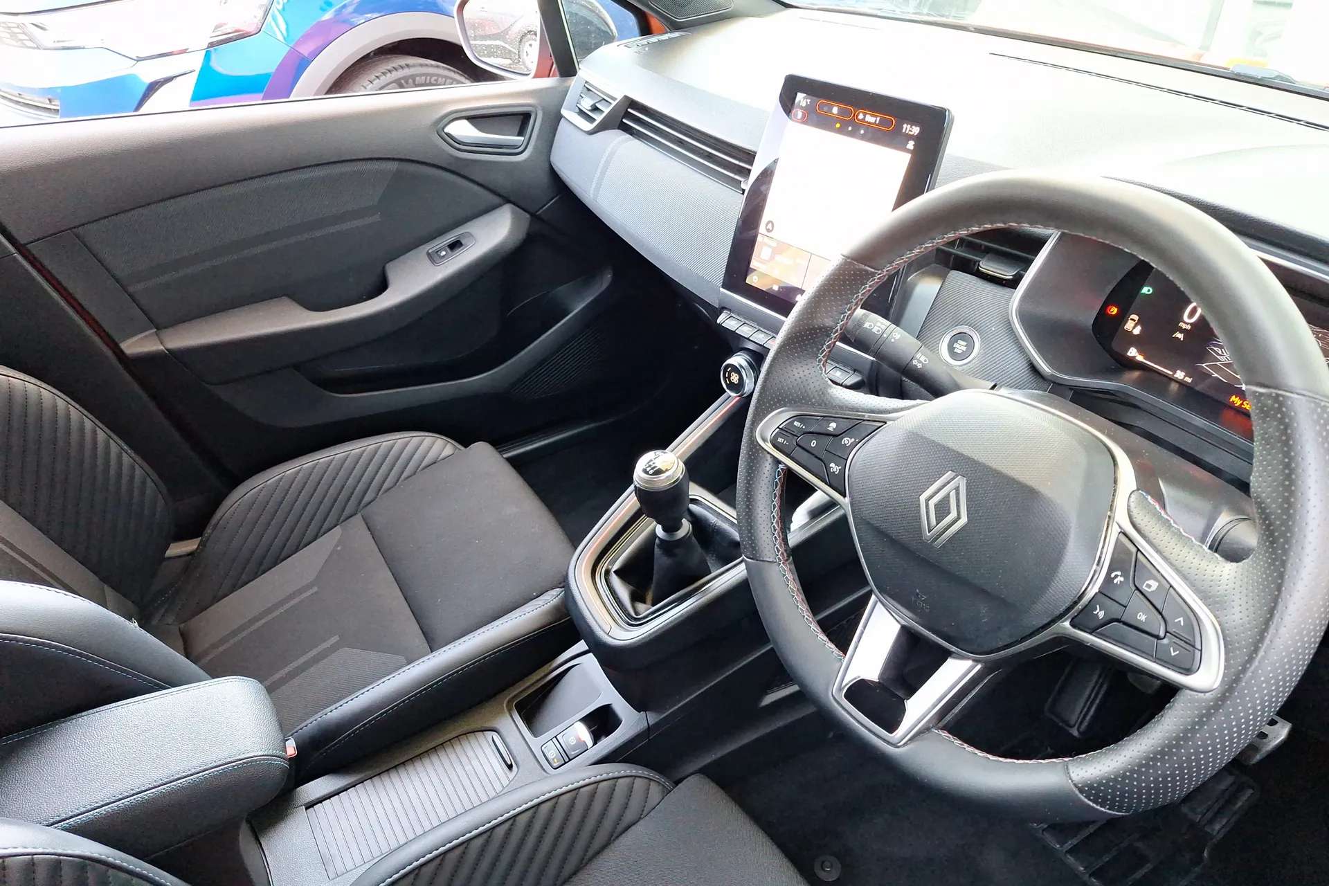 2025 RENAULT CLIO 2025 RENAULT CLIO
