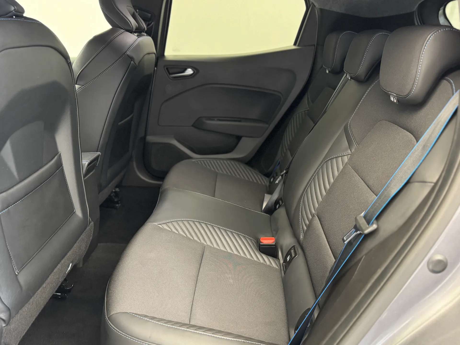 2025 RENAULT CLIO 2025 RENAULT CLIO