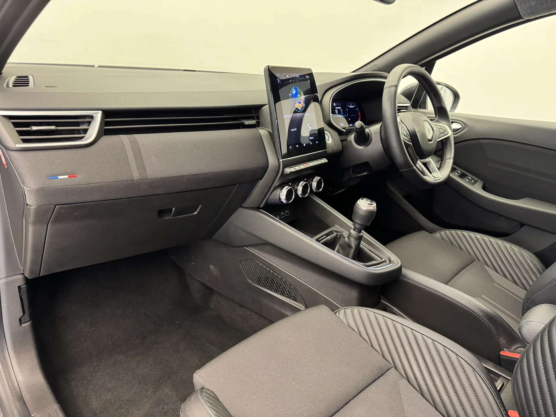 2025 RENAULT CLIO 2025 RENAULT CLIO