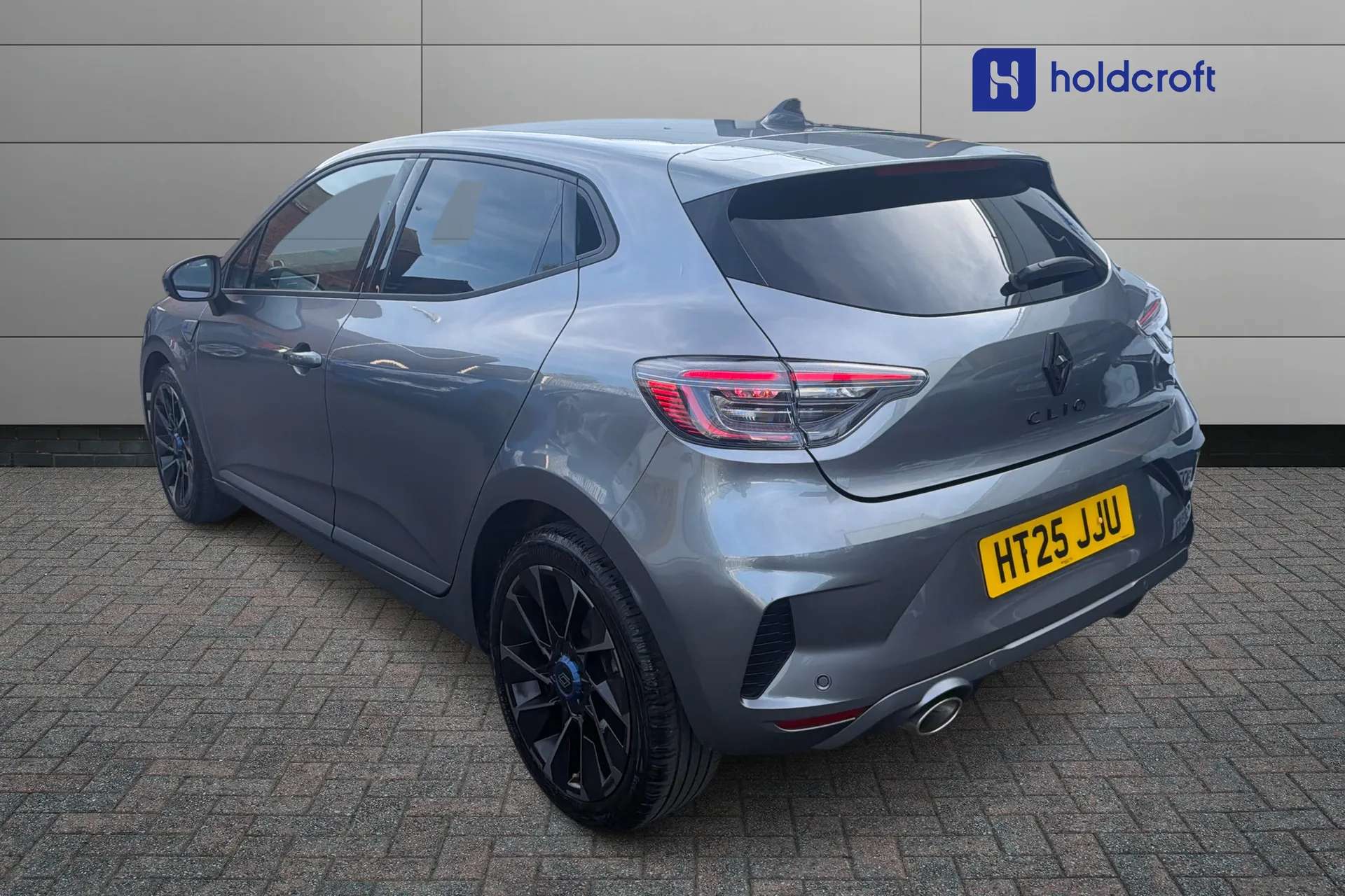 A 2025 RENAULT CLIO 1.0 TCe 90 Esprit Alpine 5dr A 2025 RENAULT CLIO 1.0 TCe 90 Esprit Alpine 5dr