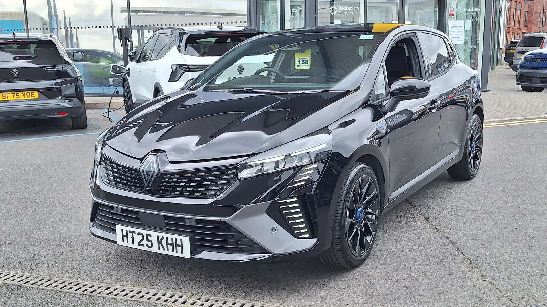 A 2025 RENAULT CLIO 1.0 TCe 90 Esprit Alpine 5dr A 2025 RENAULT CLIO 1.0 TCe 90 Esprit Alpine 5dr