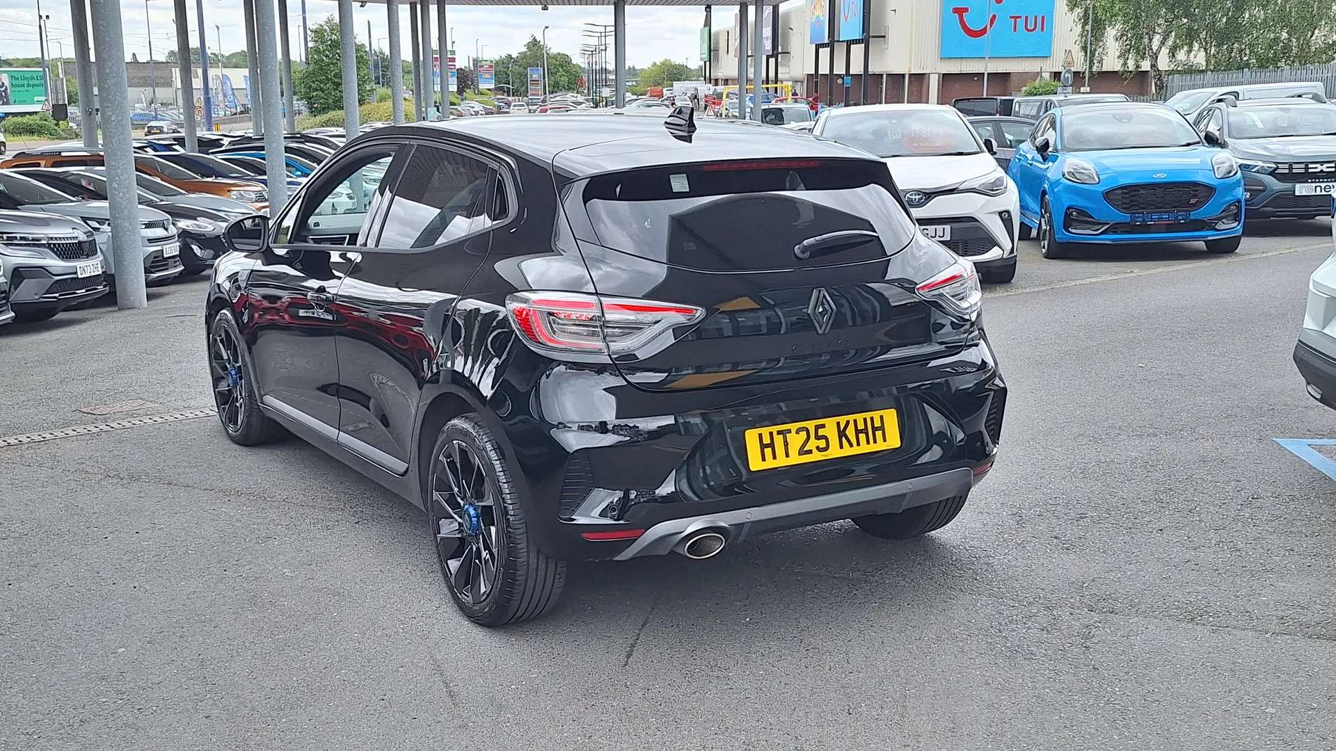 A 2025 RENAULT CLIO 1.0 TCe 90 Esprit Alpine 5dr A 2025 RENAULT CLIO 1.0 TCe 90 Esprit Alpine 5dr