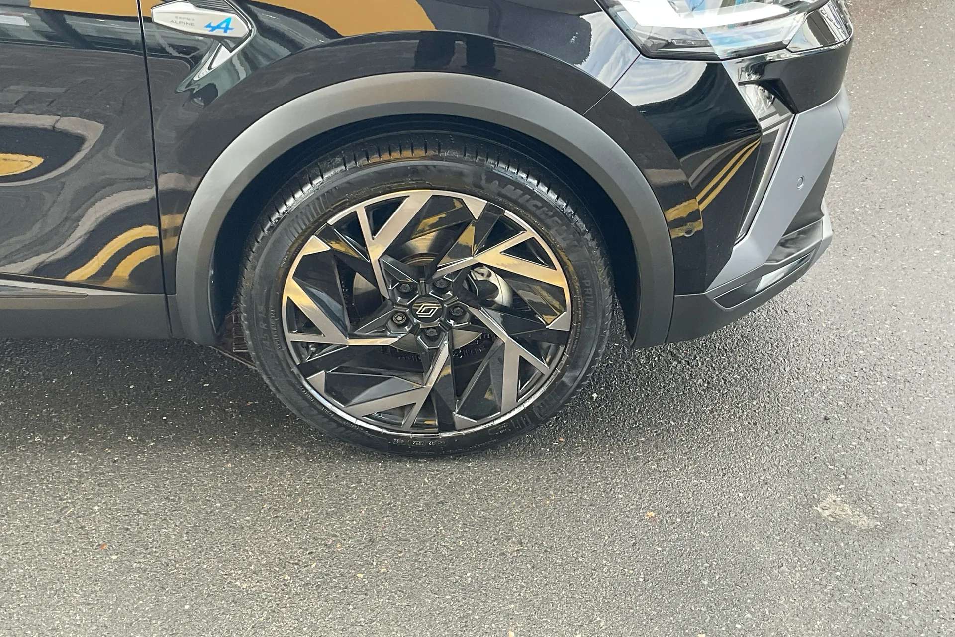 A 2026 RENAULT CAPTUR 1.2 TCE 115 Esprit Alpine 5dr A 2026 RENAULT CAPTUR 1.2 TCE 115 Esprit Alpine 5dr