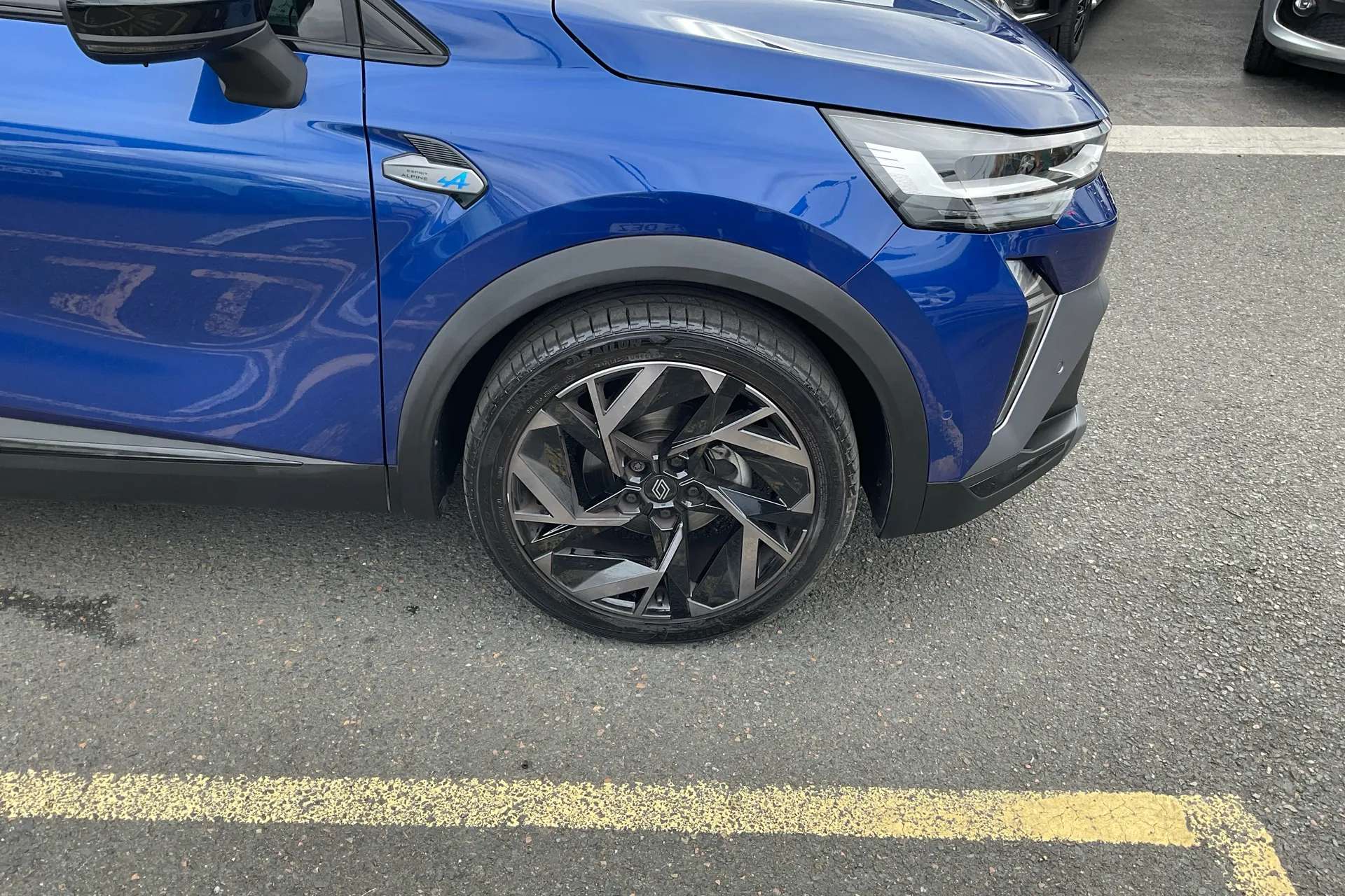 A 2026 RENAULT CAPTUR 1.2 TCE 115 Esprit Alpine 5dr A 2026 RENAULT CAPTUR 1.2 TCE 115 Esprit Alpine 5dr