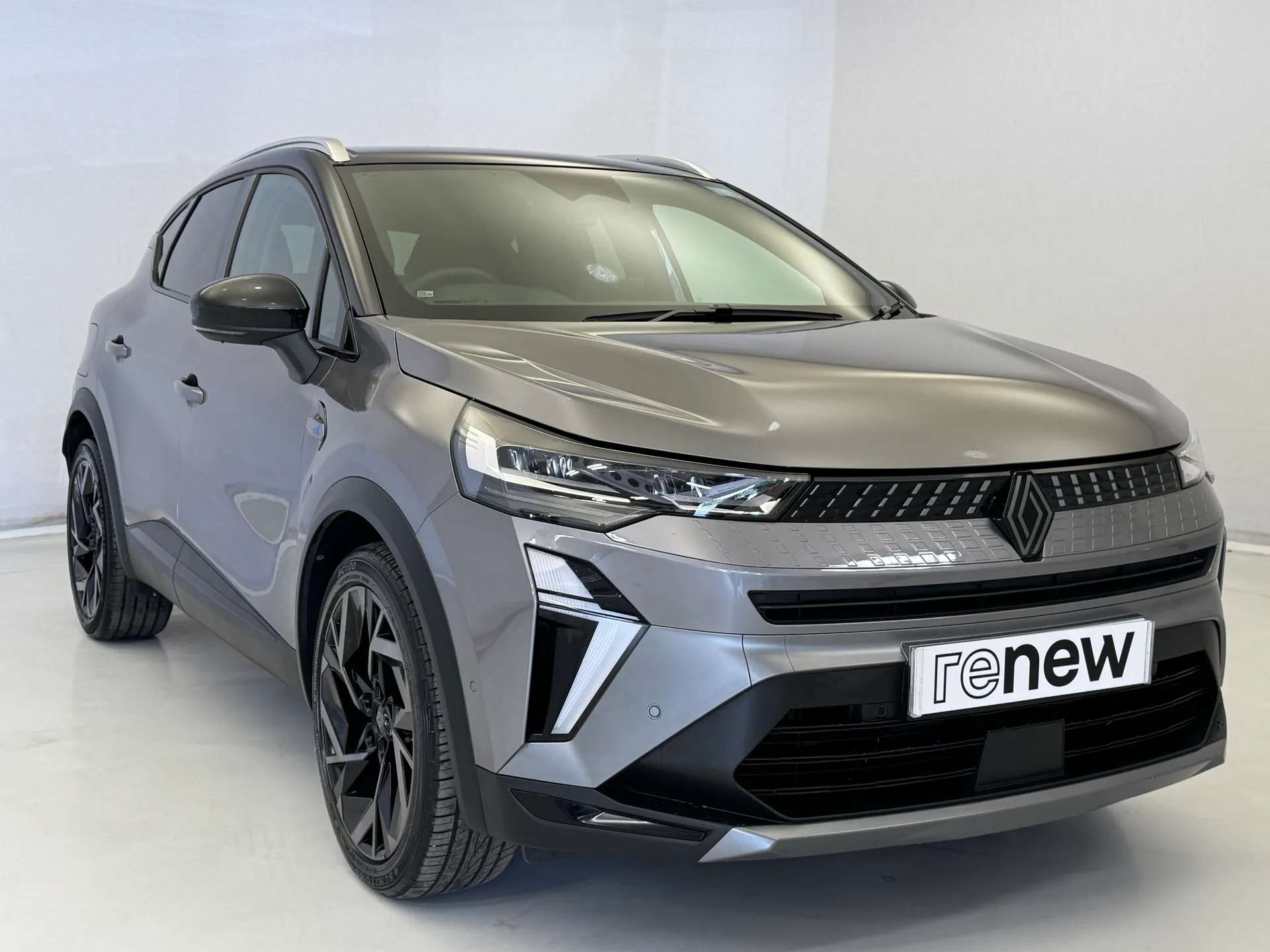 A 2026 RENAULT CAPTUR 1.2 TCE 115 Esprit Alpine 5dr A 2026 RENAULT CAPTUR 1.2 TCE 115 Esprit Alpine 5dr