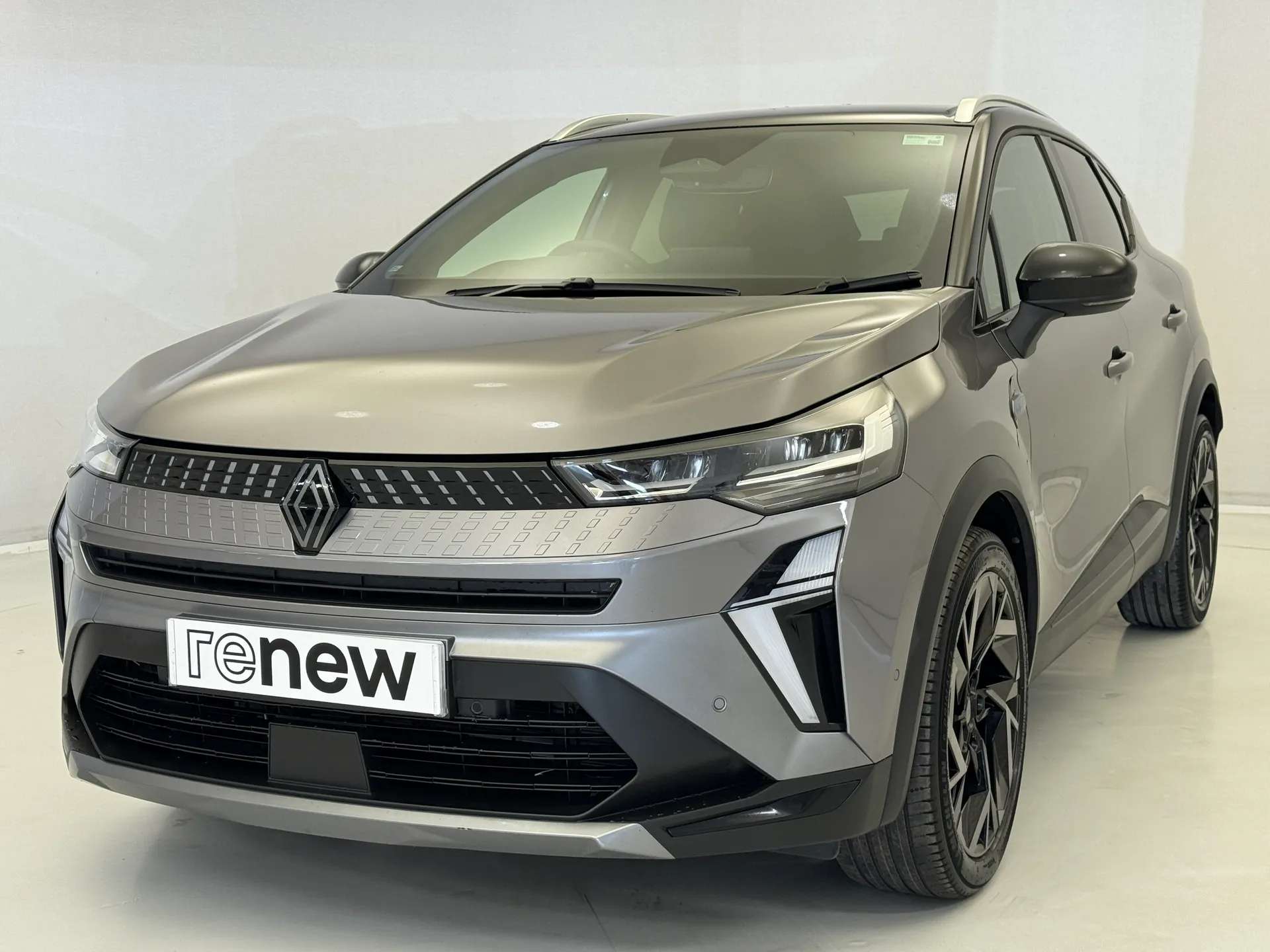 A 2026 RENAULT CAPTUR 1.2 TCE 115 Esprit Alpine 5dr A 2026 RENAULT CAPTUR 1.2 TCE 115 Esprit Alpine 5dr